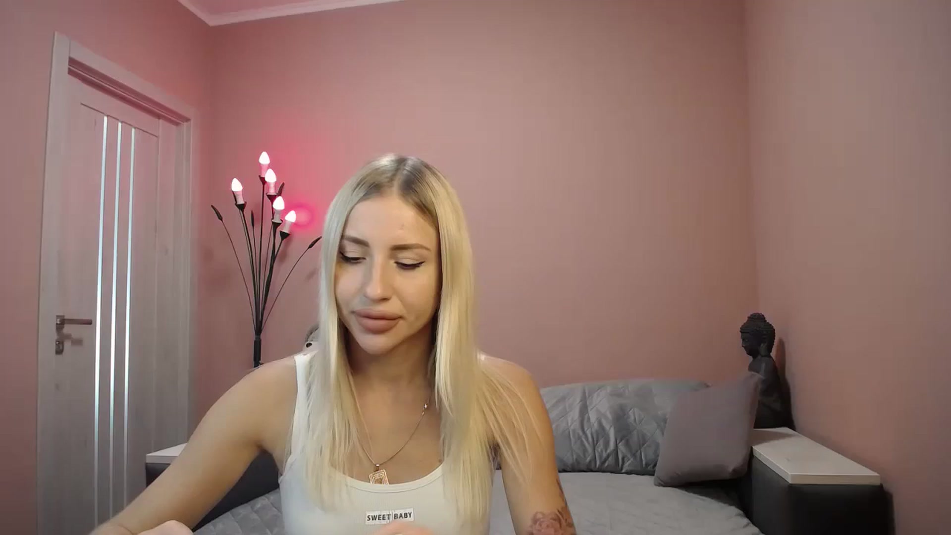 Gallery image thumbnail from KimKalash's myfreecams stream on, 08/20/2023, 08:34 image 1 of 20