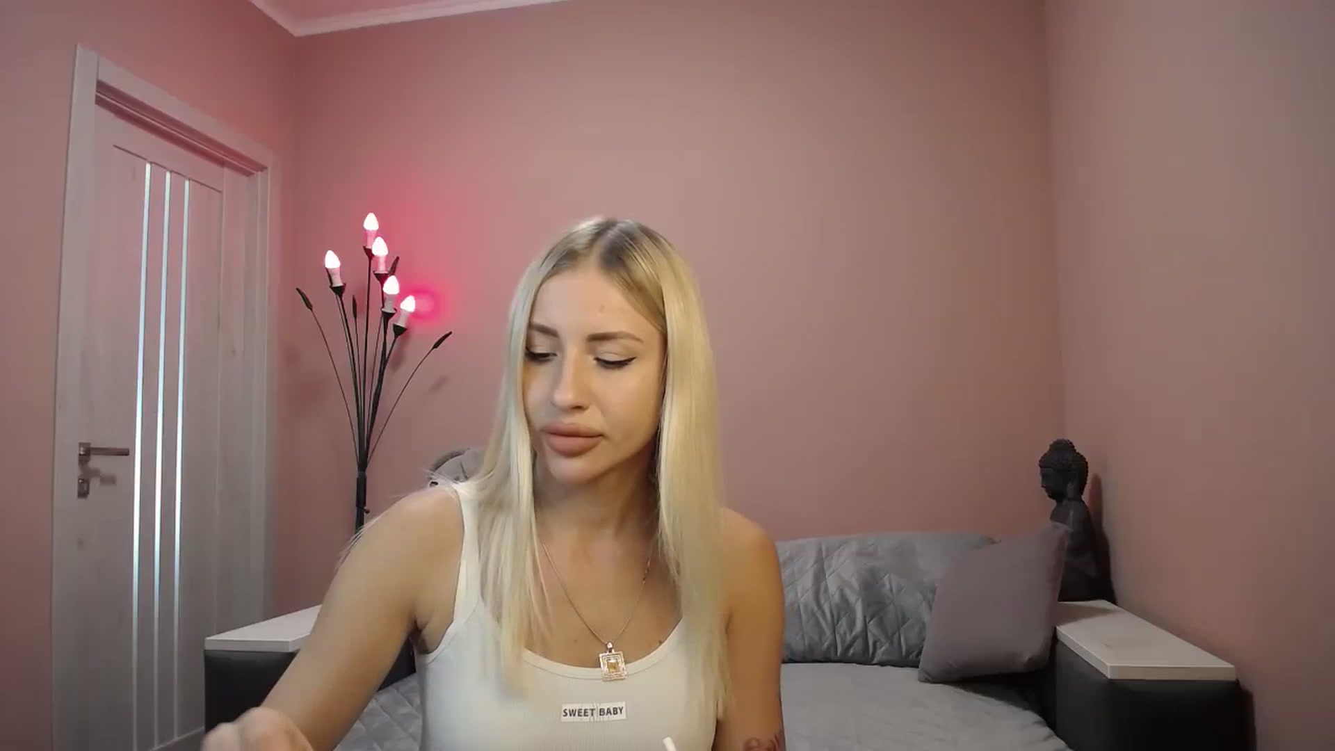 Gallery image thumbnail from KimKalash's myfreecams stream on, 08/20/2023, 08:34 image 9 of 20