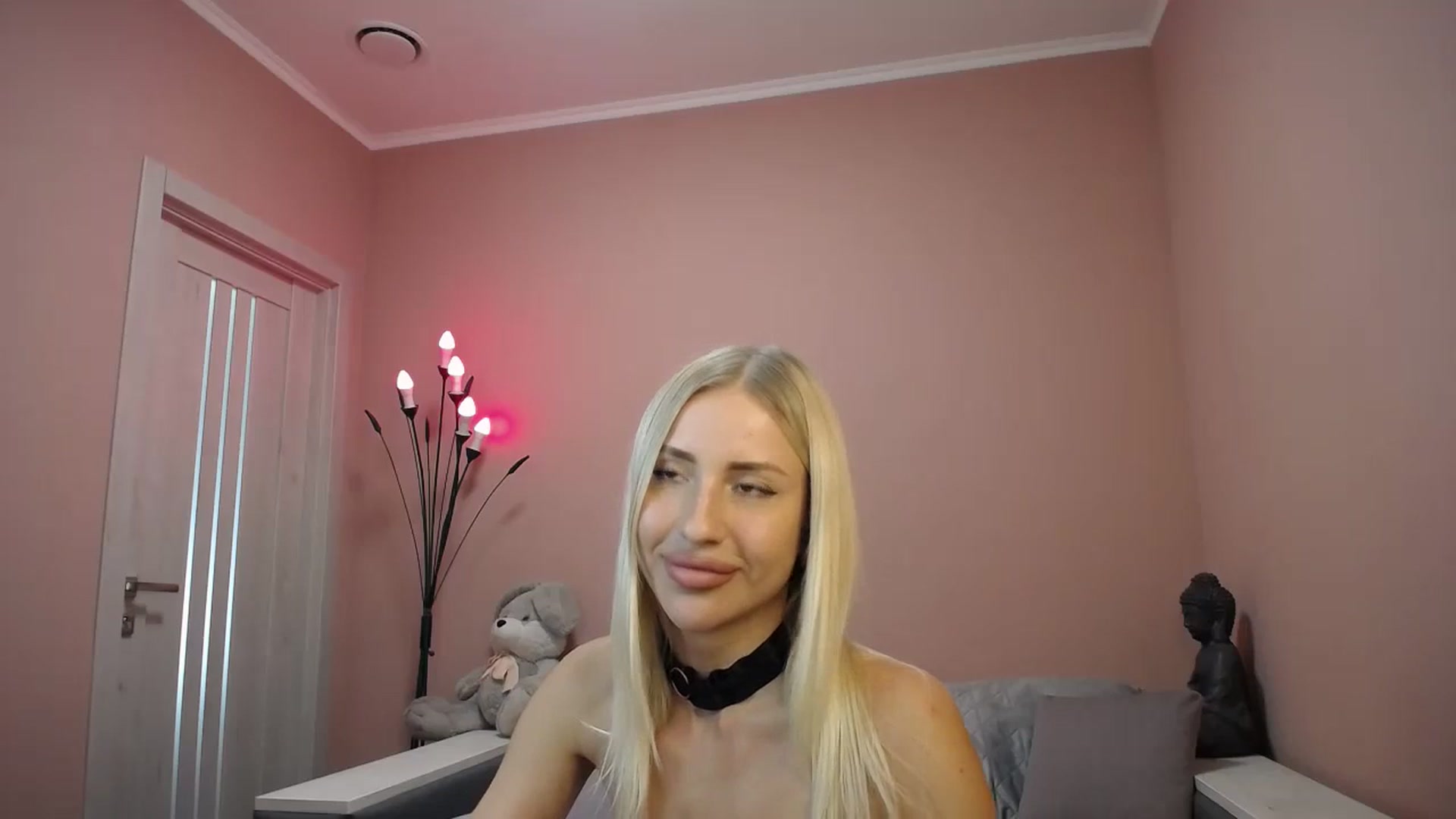 Gallery image thumbnail from KimKalash's myfreecams stream on, 08/21/2023, 11:33 image 8 of 20