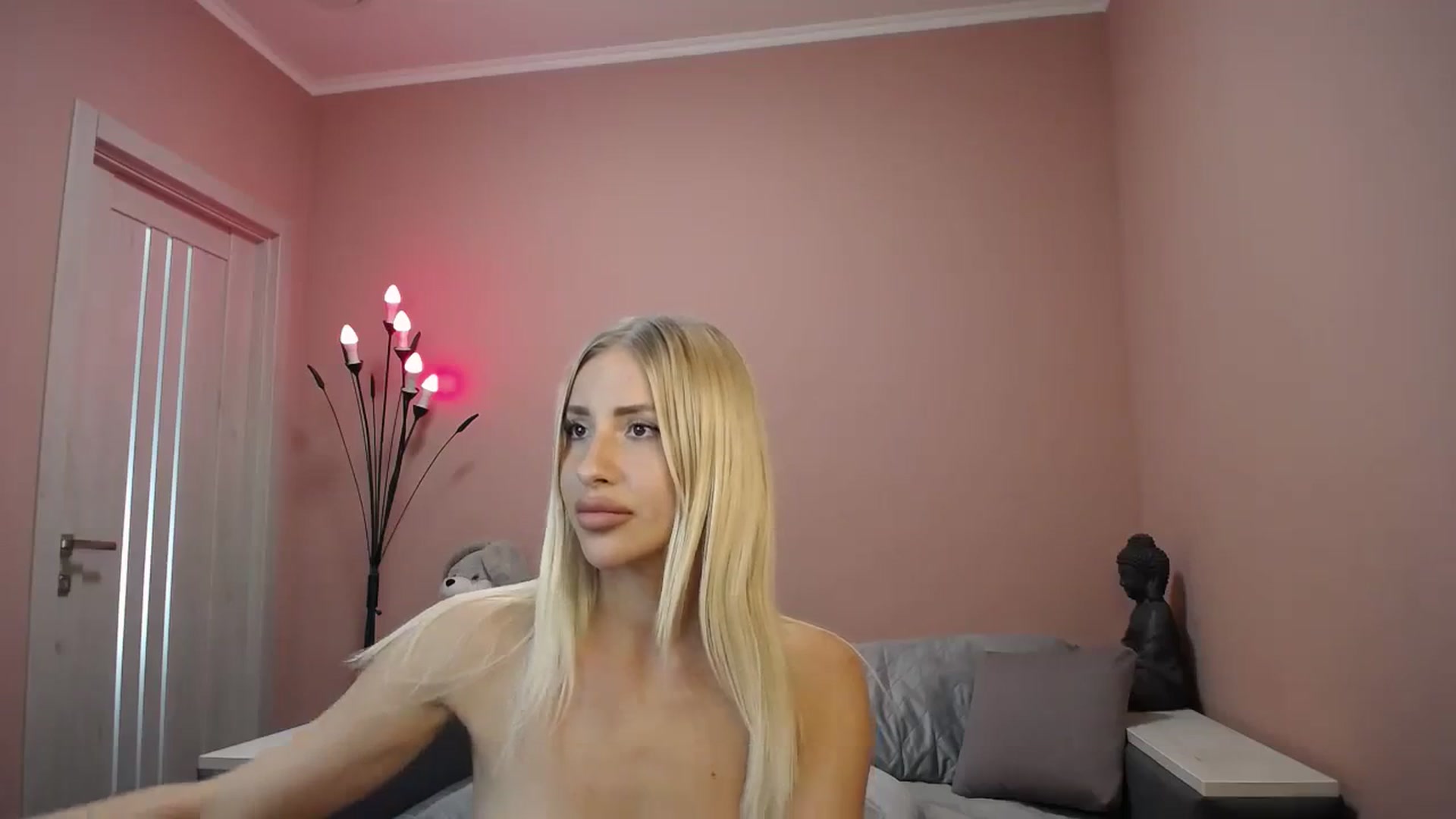 Gallery image thumbnail from KimKalash's myfreecams stream on, 08/21/2023, 13:05 image 14 of 20