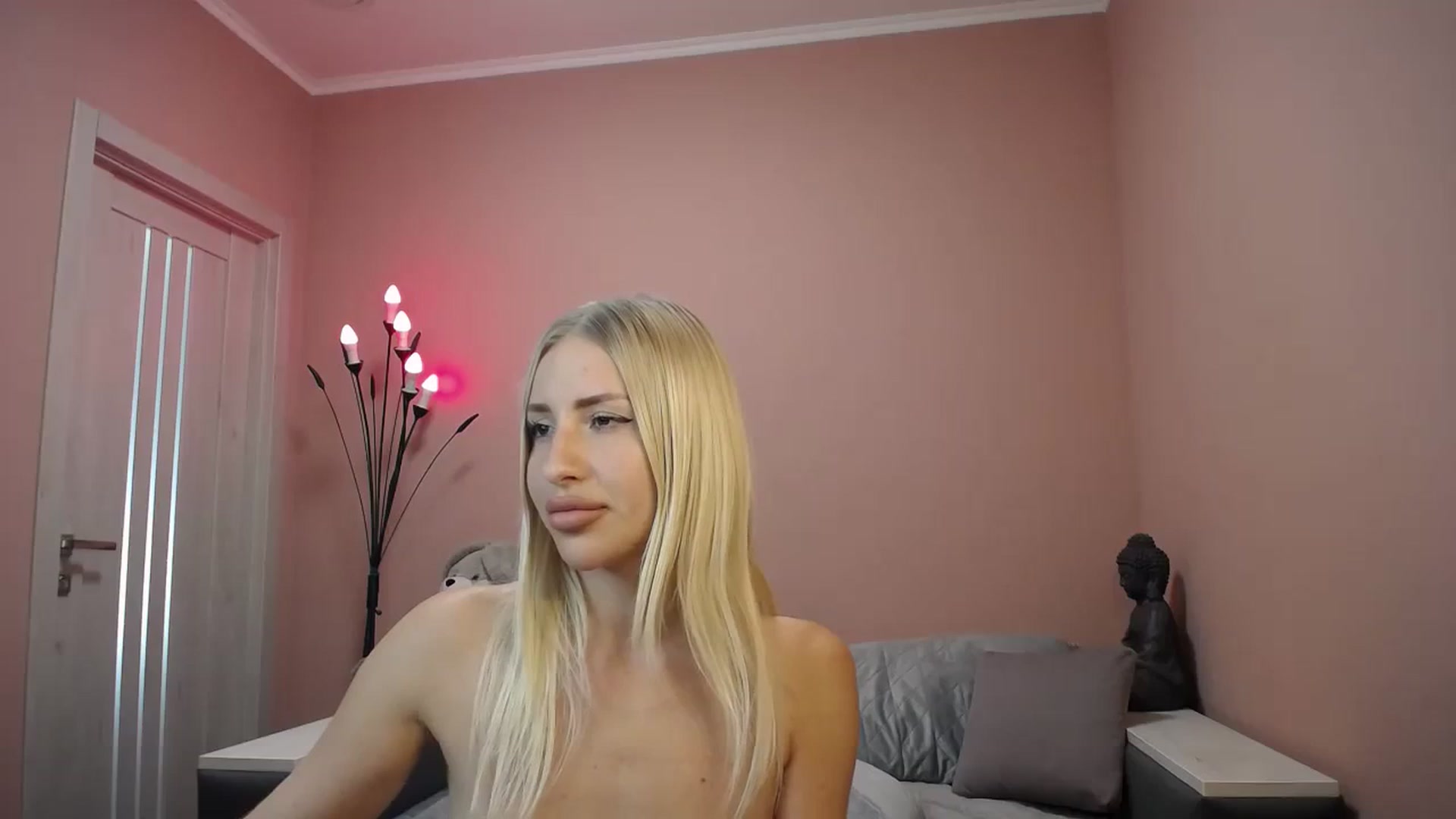 Gallery image thumbnail from KimKalash's myfreecams stream on, 08/21/2023, 13:05 image 9 of 20