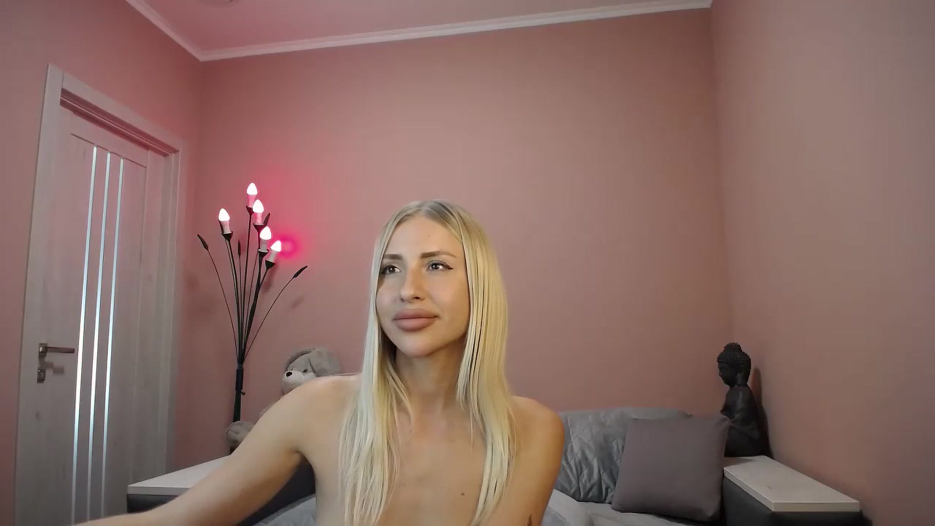 Gallery image thumbnail from KimKalash's myfreecams stream on, 08/21/2023, 13:05 image 11 of 20