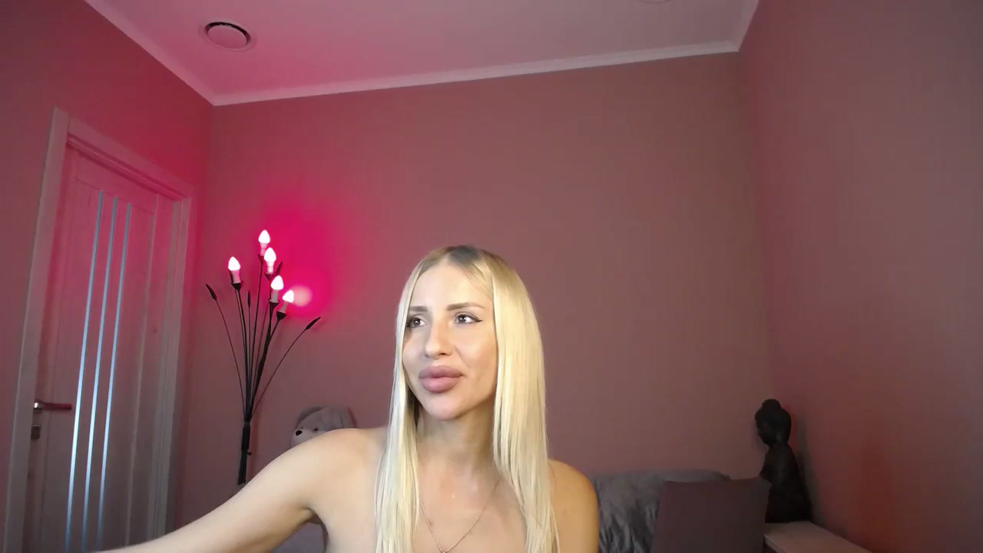 Gallery image thumbnail from KimKalash's myfreecams stream on, 08/23/2023, 10:55 image 14 of 20