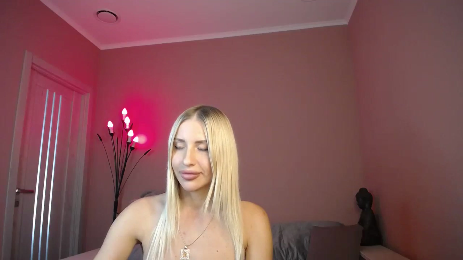 Gallery image thumbnail from KimKalash's myfreecams stream on, 08/23/2023, 10:55 image 11 of 20