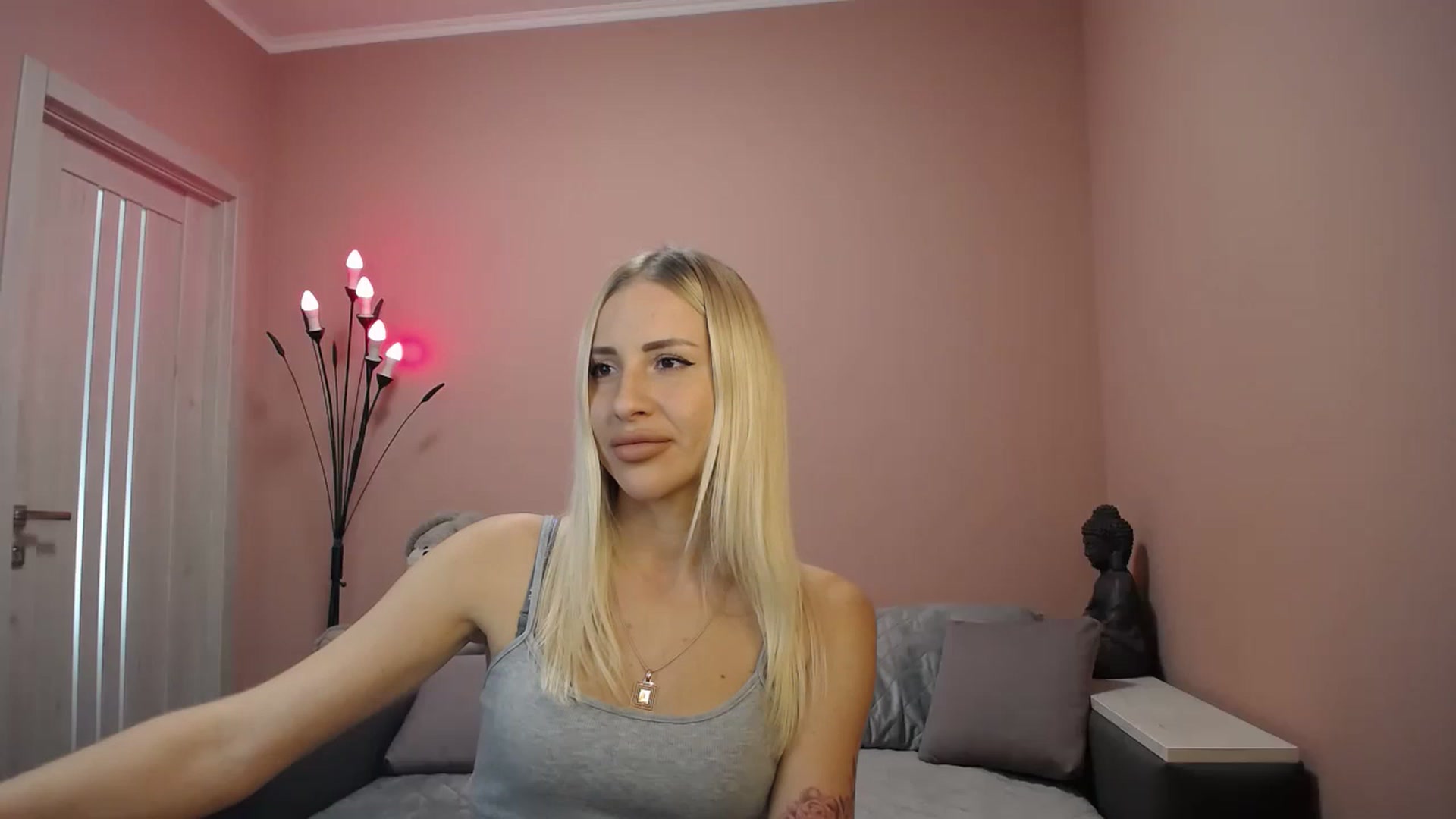 Gallery image thumbnail from KimKalash's myfreecams stream on, 08/25/2023, 08:35 image 13 of 20