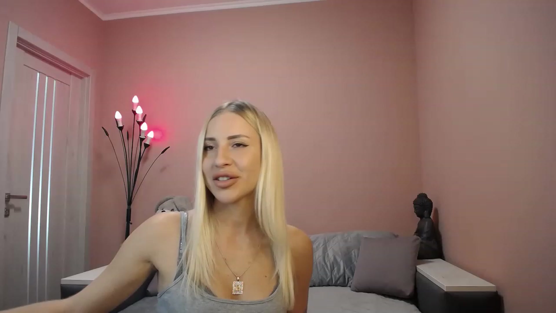 Gallery image thumbnail from KimKalash's myfreecams stream on, 08/25/2023, 08:35 image 8 of 20