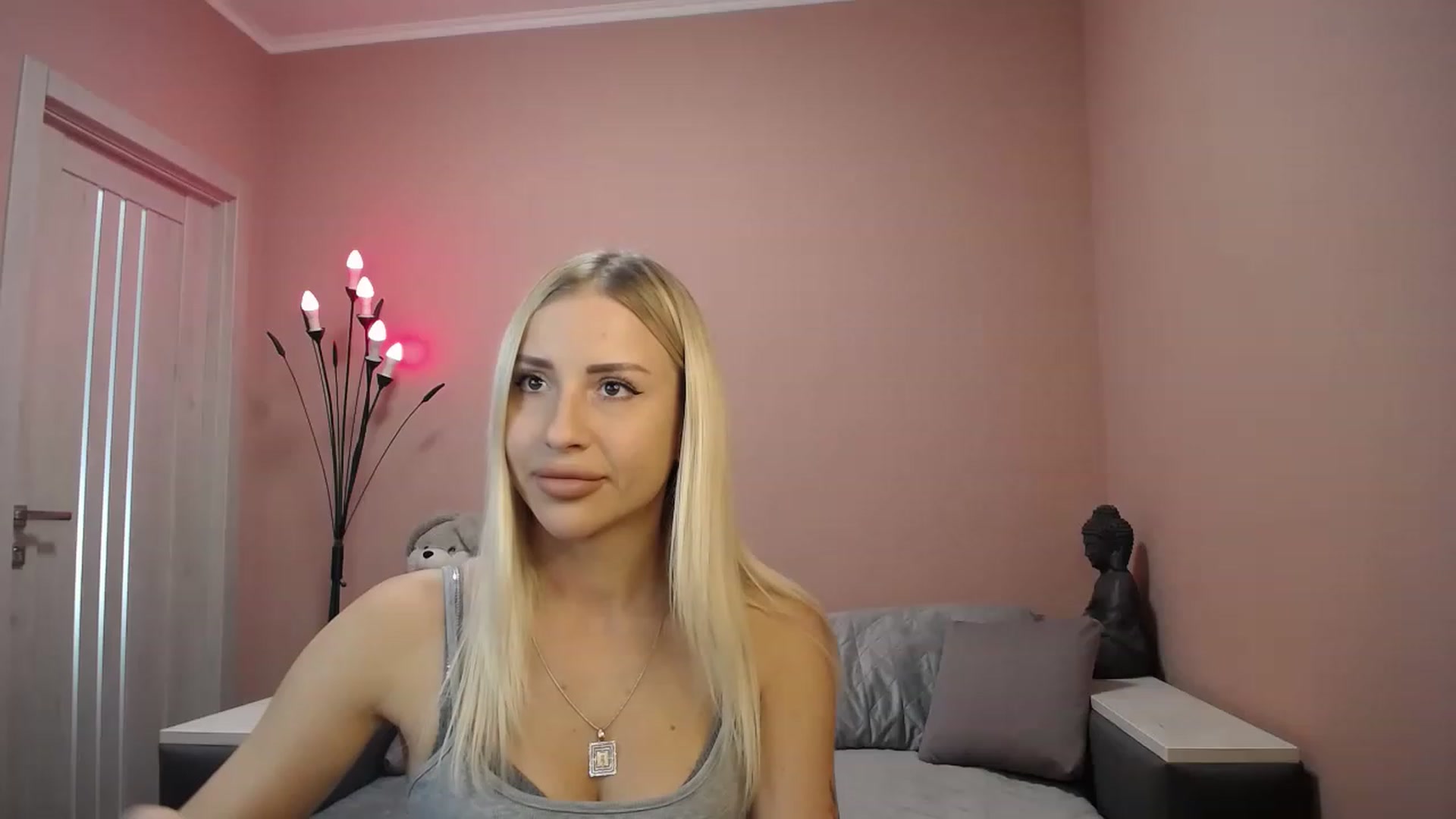 Gallery image thumbnail from KimKalash's myfreecams stream on, 08/25/2023, 08:35 image 6 of 20
