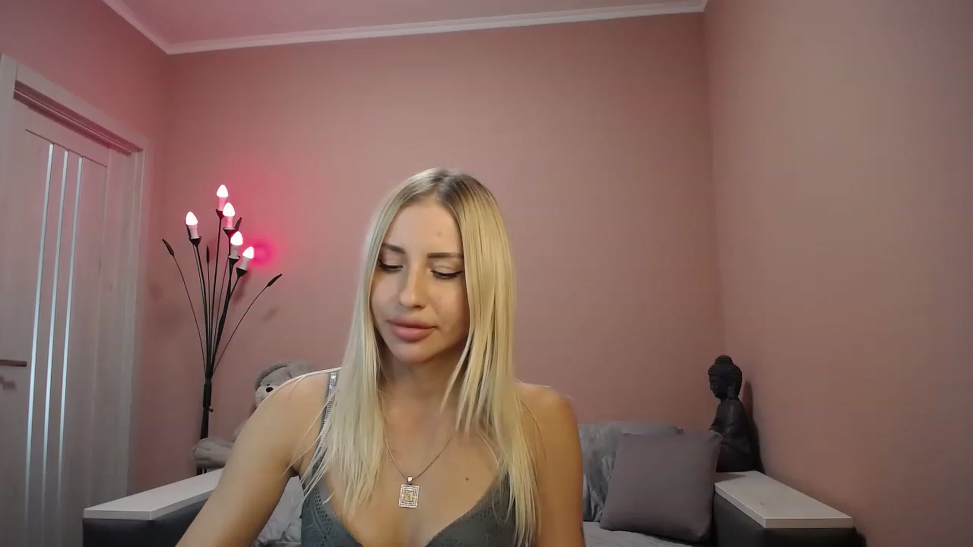 Gallery image thumbnail from KimKalash's myfreecams stream on, 08/25/2023, 11:57 image 10 of 20