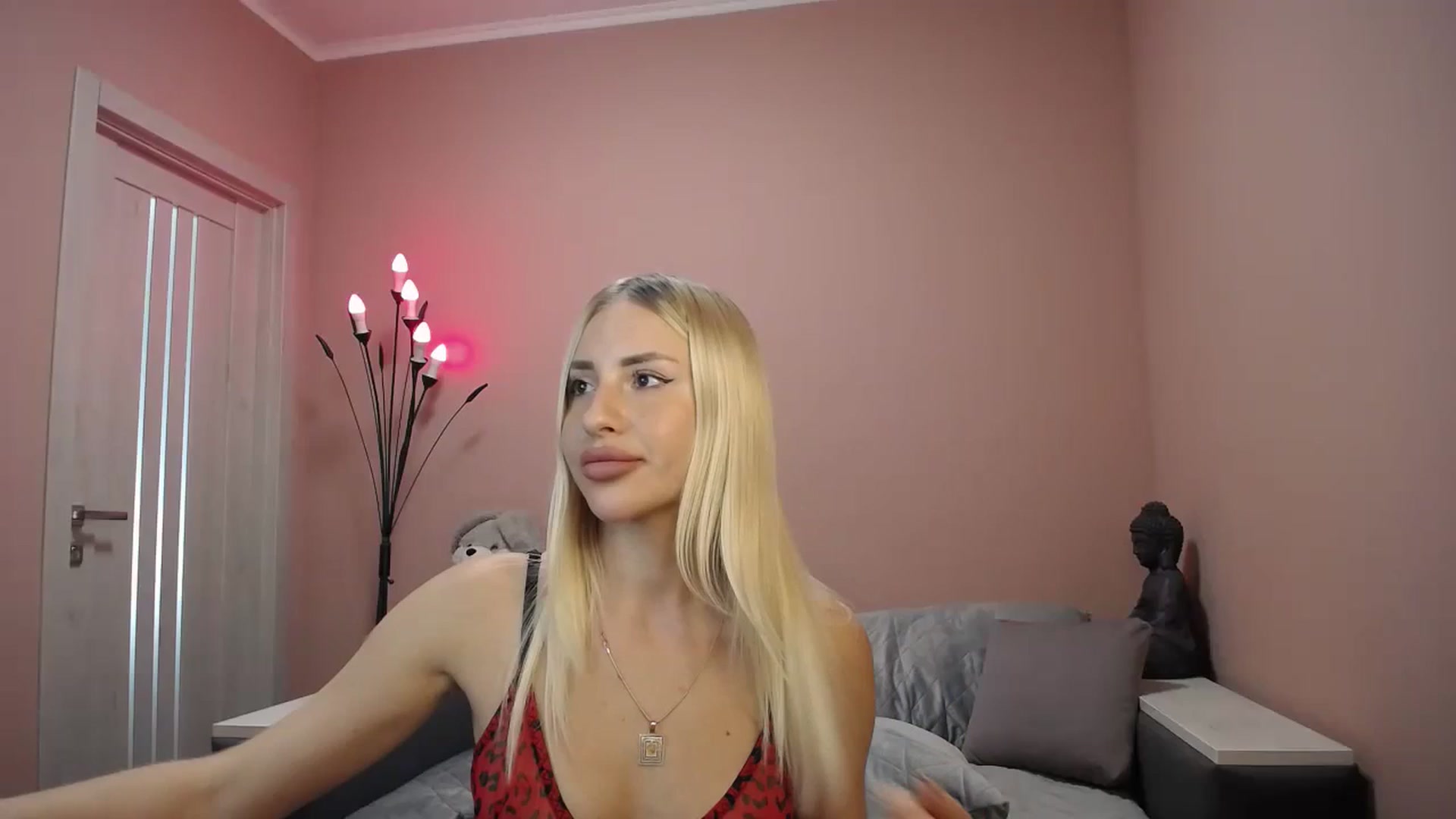Gallery image thumbnail from KimKalash's myfreecams stream on, 08/26/2023, 09:41 image 1 of 20
