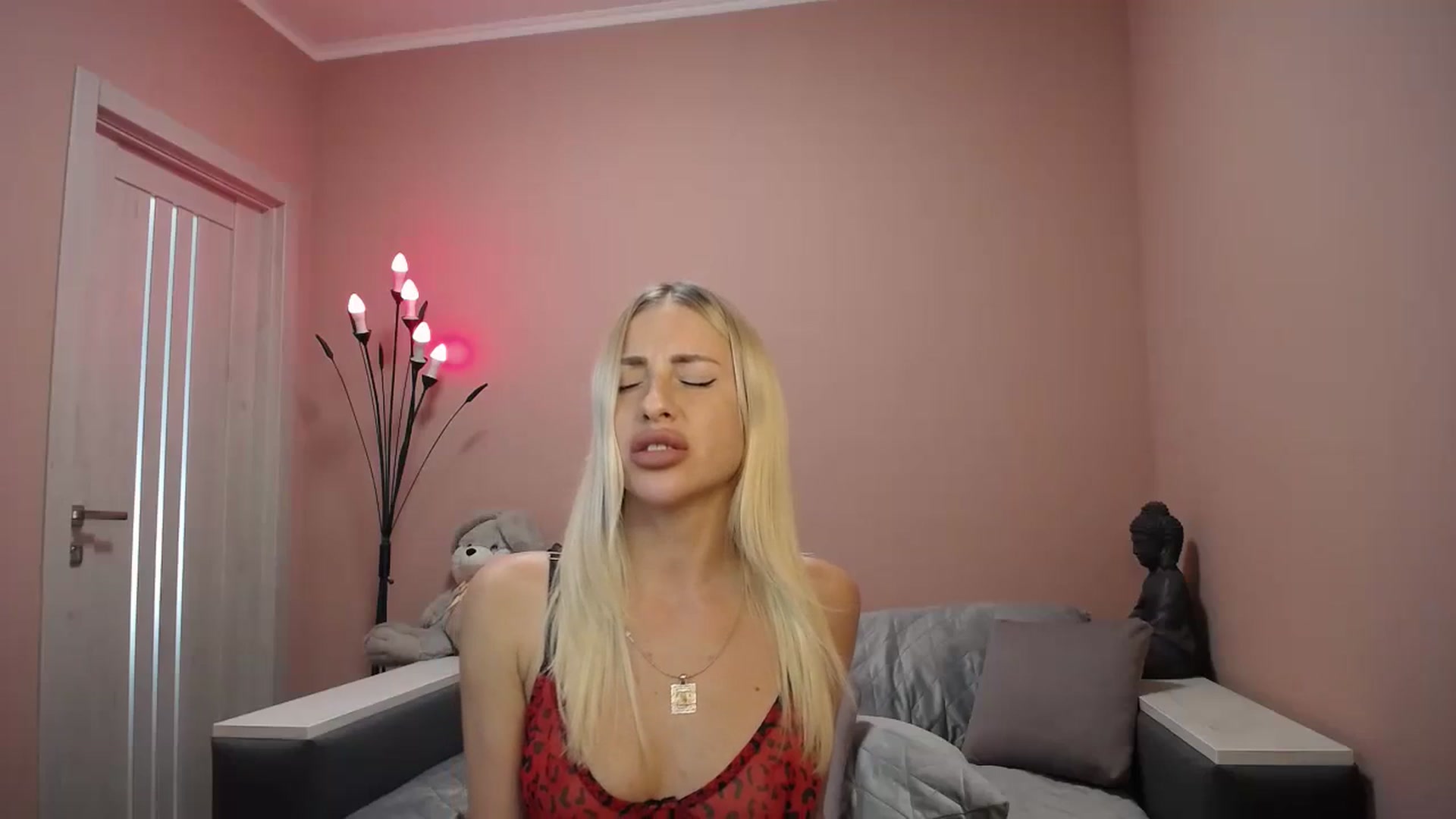 Gallery image thumbnail from KimKalash's myfreecams stream on, 08/26/2023, 09:41 image 9 of 20
