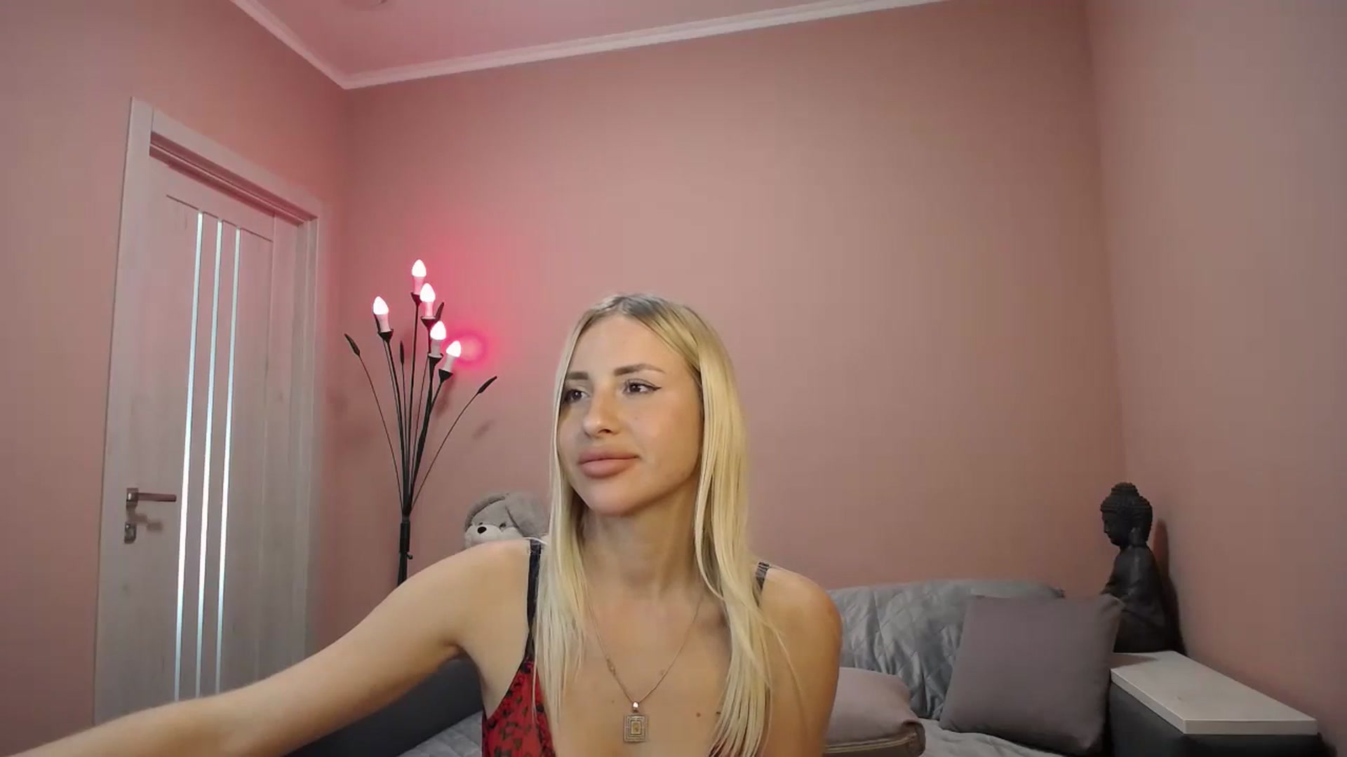 Gallery image thumbnail from KimKalash's myfreecams stream on, 08/26/2023, 12:51 image 14 of 20