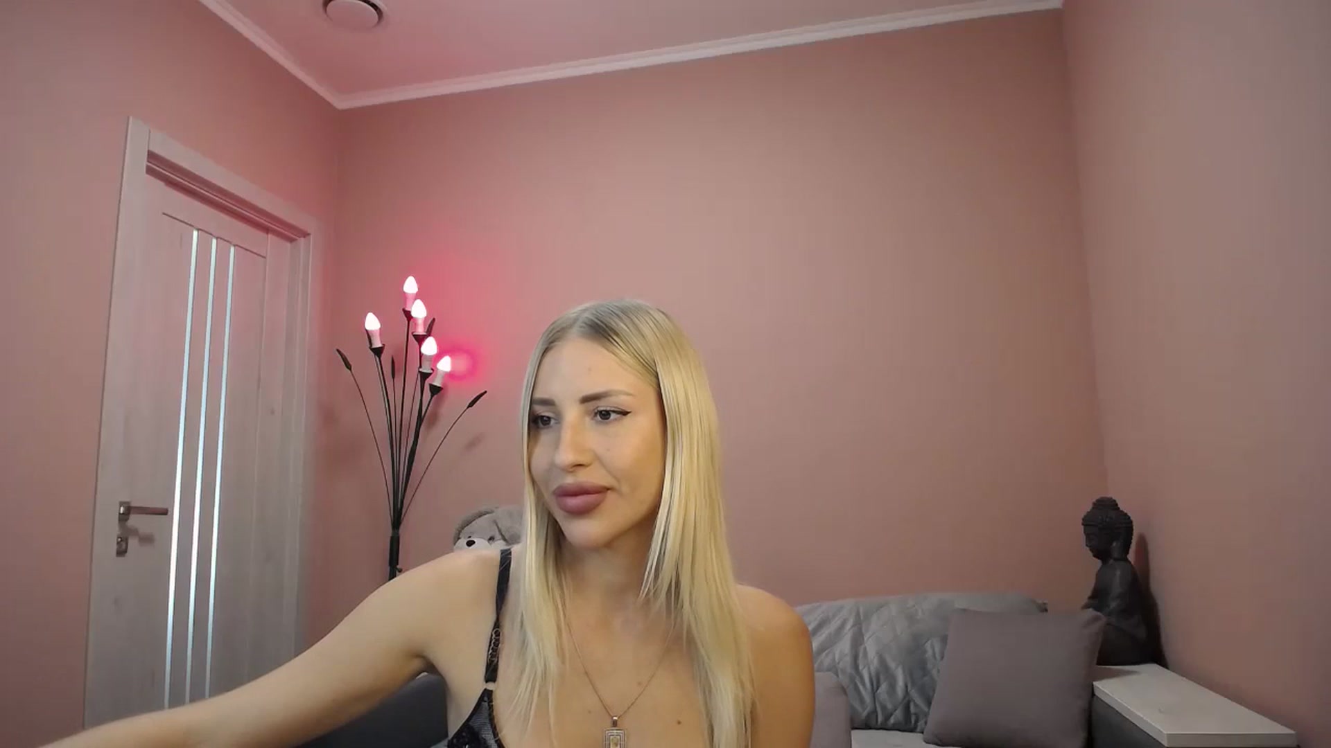 Gallery image thumbnail from KimKalash's myfreecams stream on, 08/27/2023, 11:26 image 4 of 20