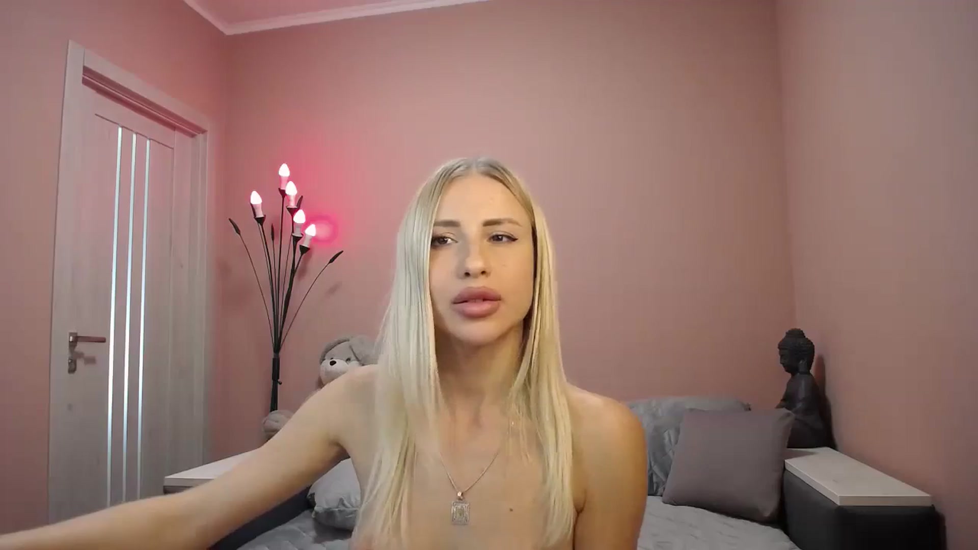 Gallery image thumbnail from KimKalash's myfreecams stream on, 08/27/2023, 11:26 image 18 of 20