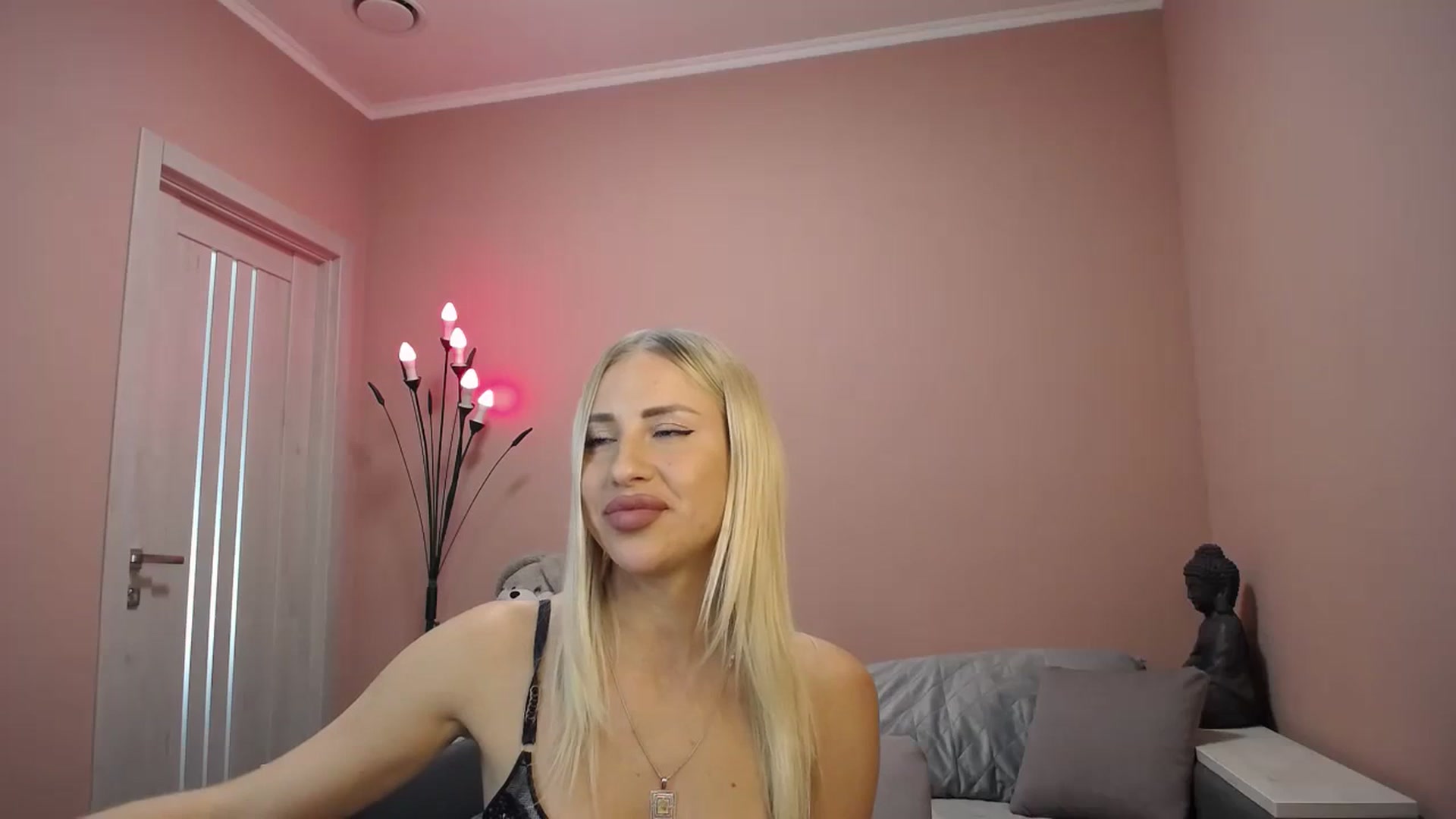Gallery image thumbnail from KimKalash's myfreecams stream on, 08/27/2023, 11:26 image 3 of 20