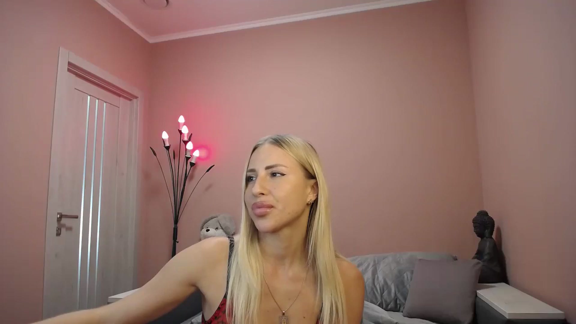 Gallery image thumbnail from KimKalash's myfreecams stream on, 08/27/2023, 13:02 image 4 of 20