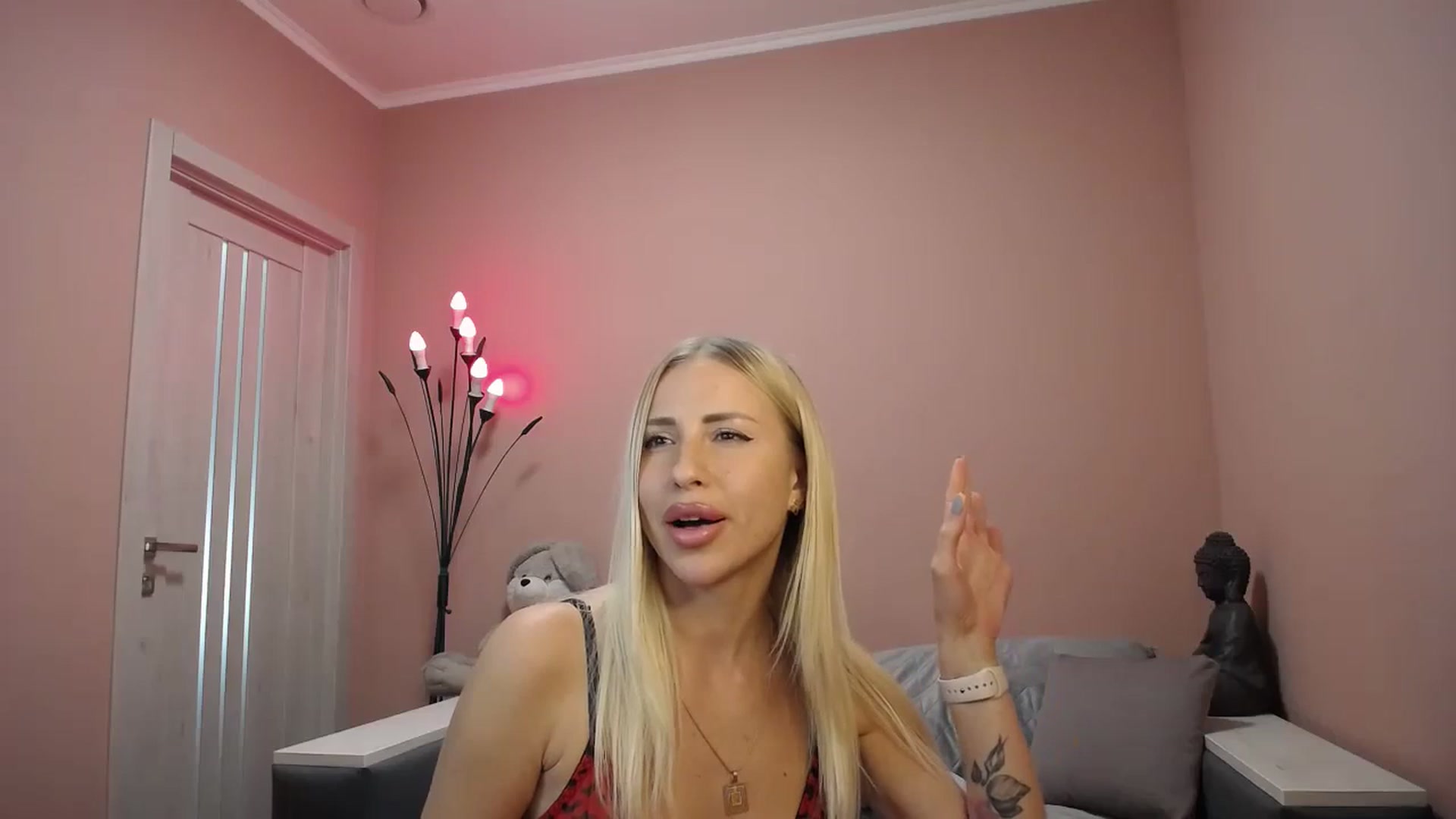 Gallery image thumbnail from KimKalash's myfreecams stream on, 08/27/2023, 13:02 image 3 of 20