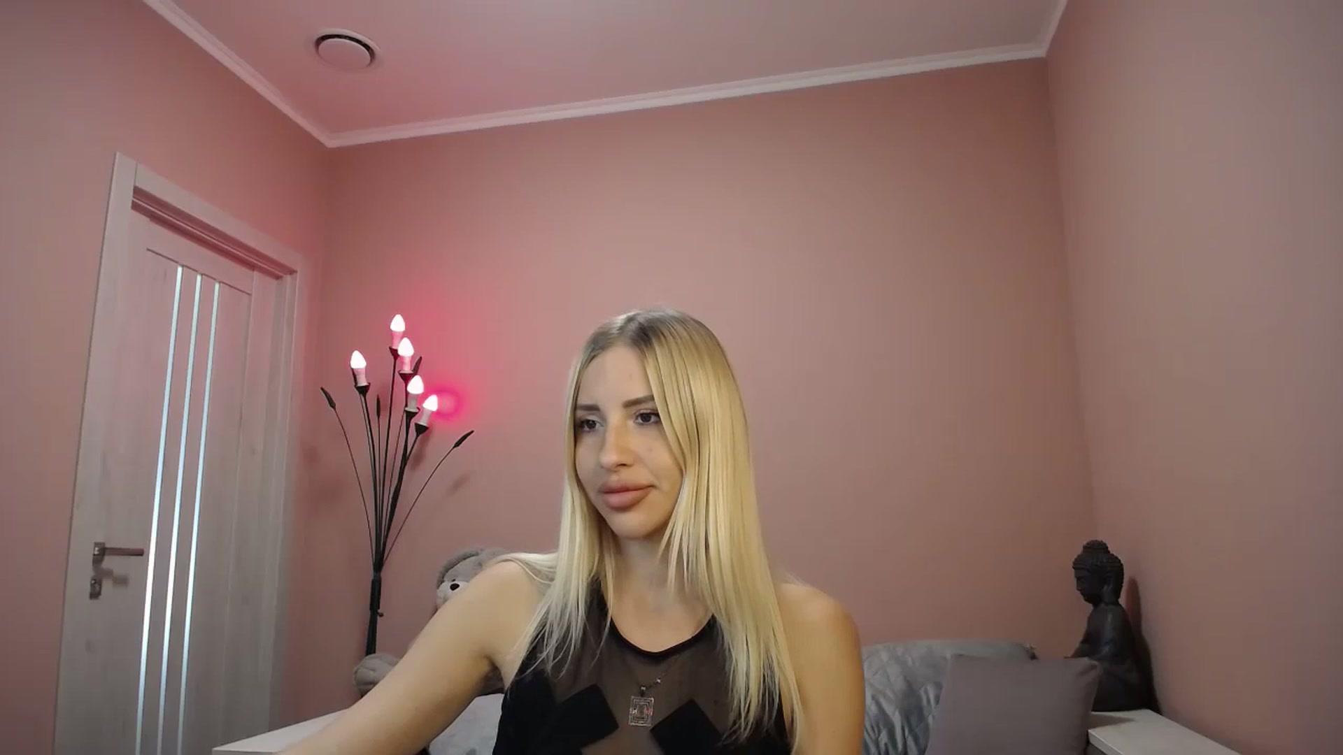 Gallery image thumbnail from KimKalash's myfreecams stream on, 08/28/2023, 10:15 image 12 of 20