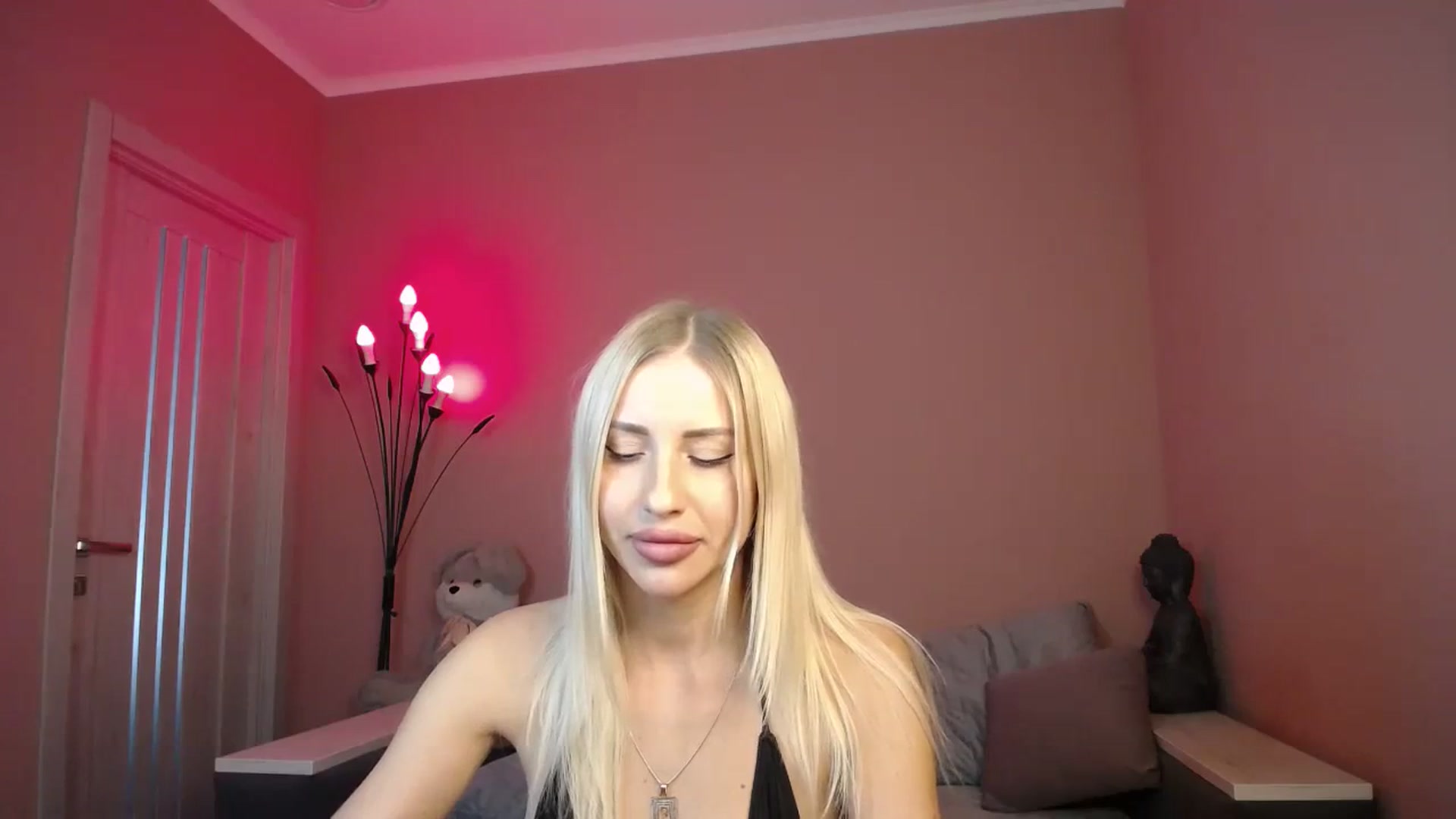Gallery image thumbnail from KimKalash's myfreecams stream on, 08/30/2023, 11:43 image 17 of 20