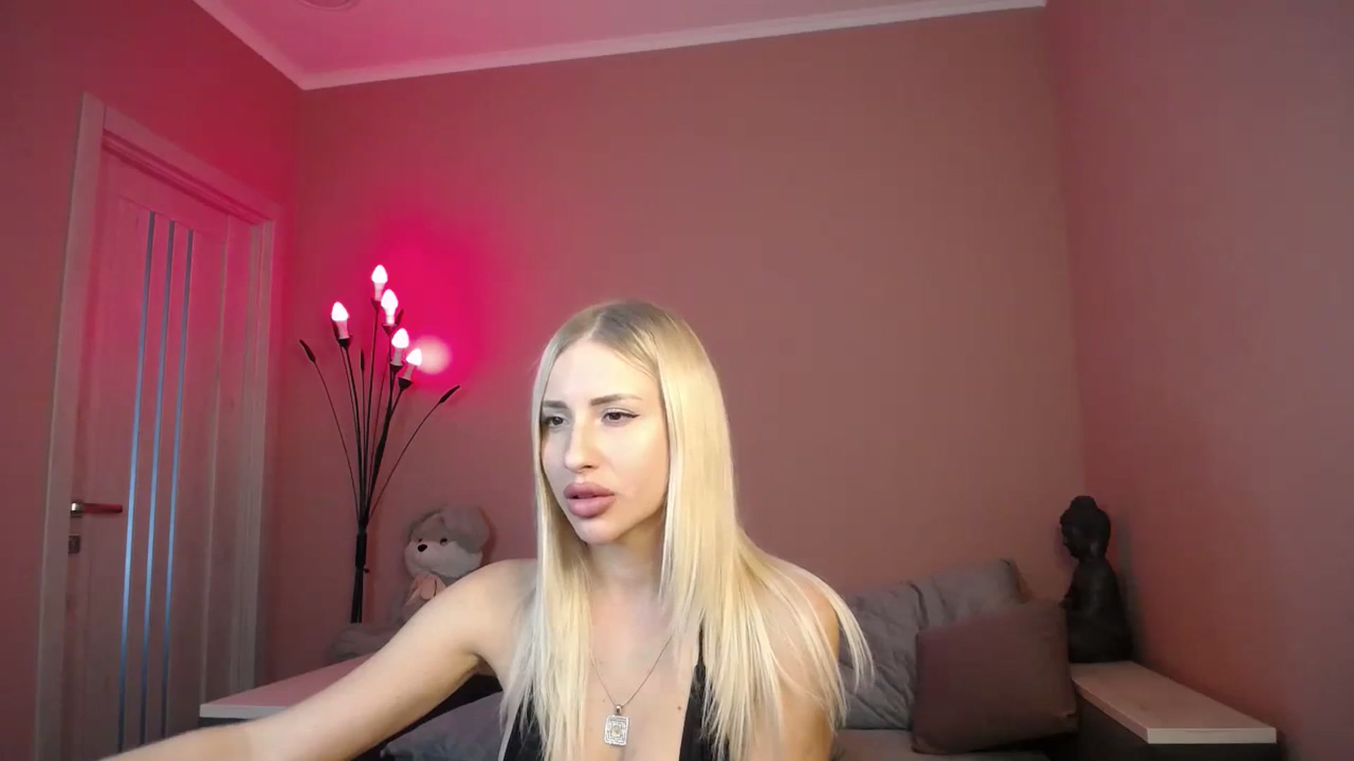 Gallery image thumbnail from KimKalash's myfreecams stream on, 08/30/2023, 11:43 image 19 of 20
