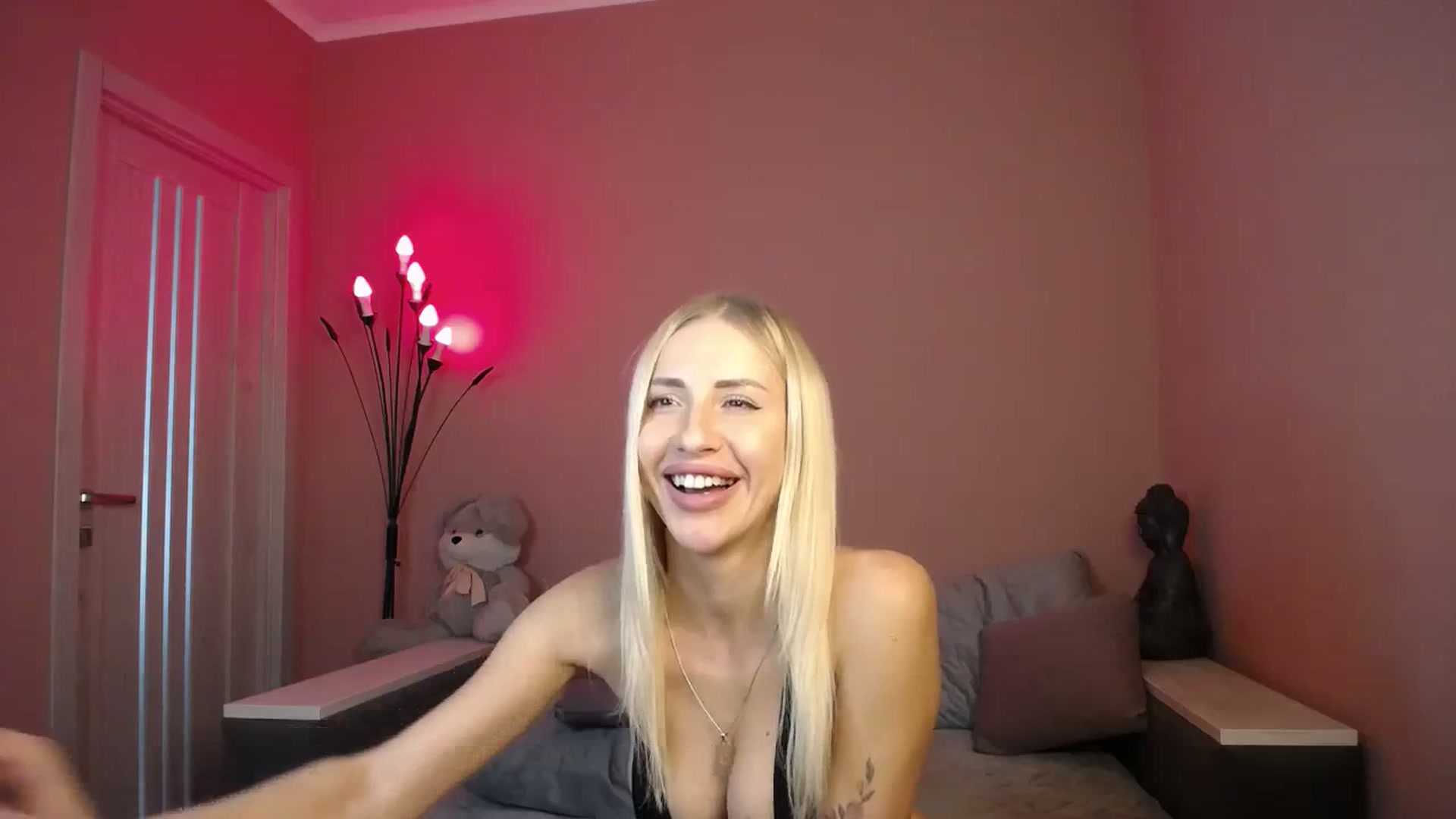 Gallery image thumbnail from KimKalash's myfreecams stream on, 08/30/2023, 11:43 image 4 of 20