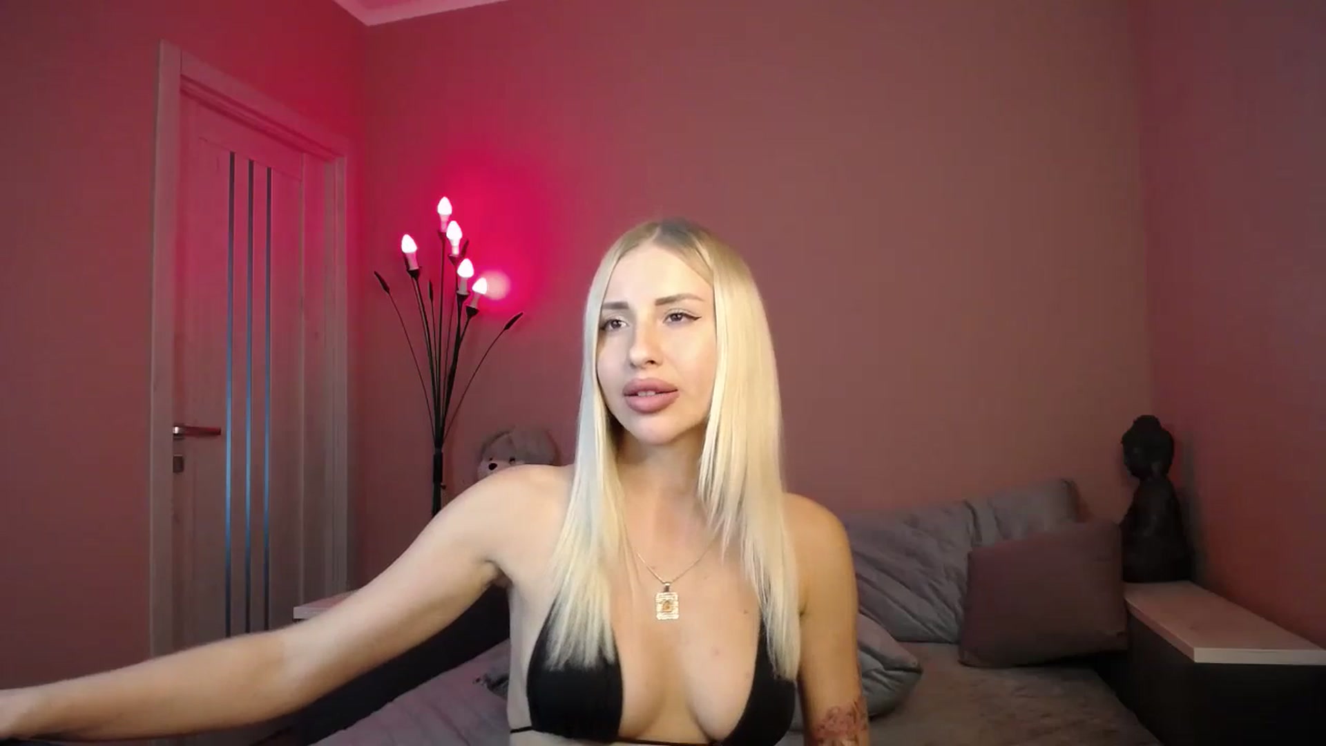 Gallery image thumbnail from KimKalash's myfreecams stream on, 08/30/2023, 12:06 image 4 of 20