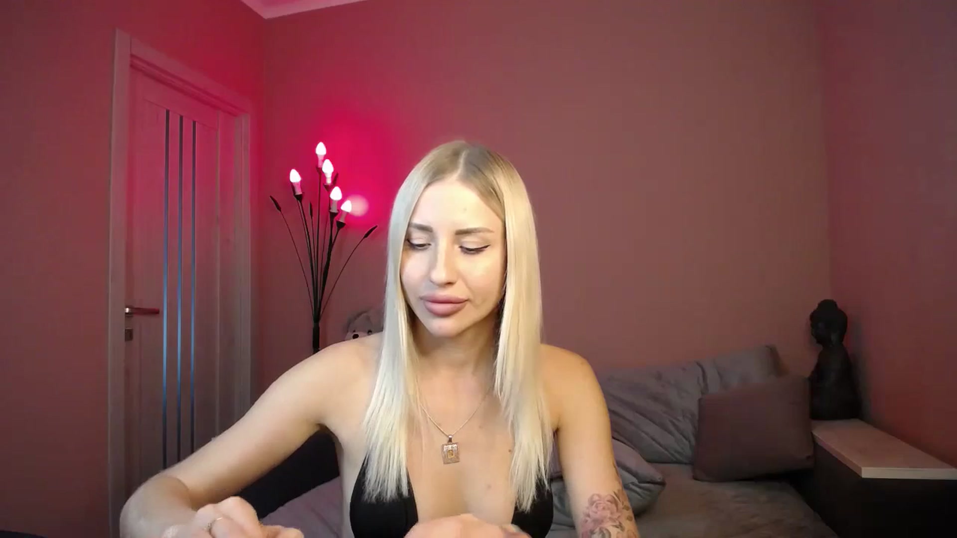 Gallery image thumbnail from KimKalash's myfreecams stream on, 08/30/2023, 12:06 image 3 of 20