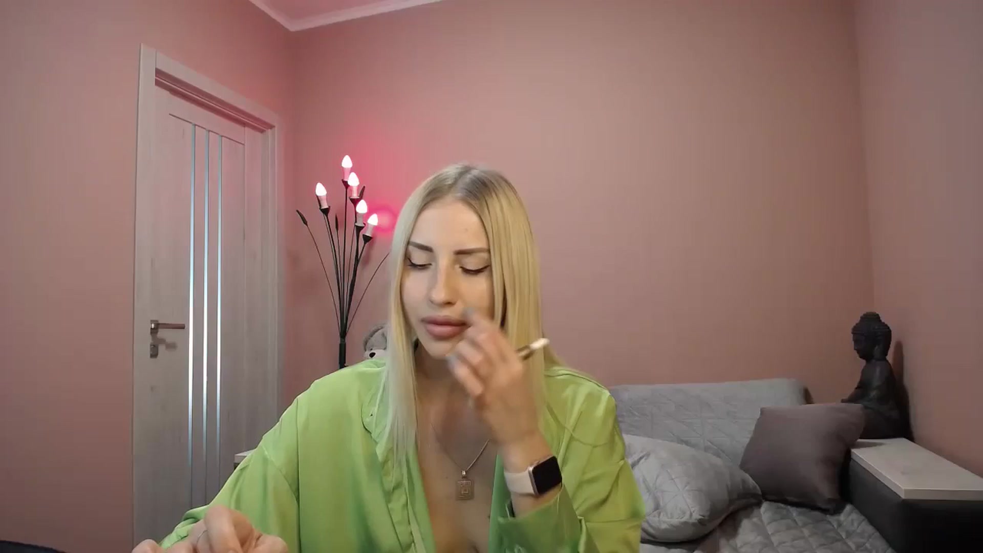Gallery image thumbnail from KimKalash's myfreecams stream on, 09/03/2023, 09:33 image 1 of 20