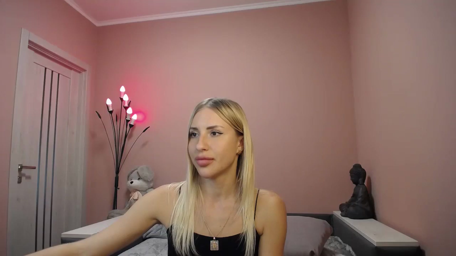 Gallery image thumbnail from KimKalash's myfreecams stream on, 09/04/2023, 13:50 image 18 of 20