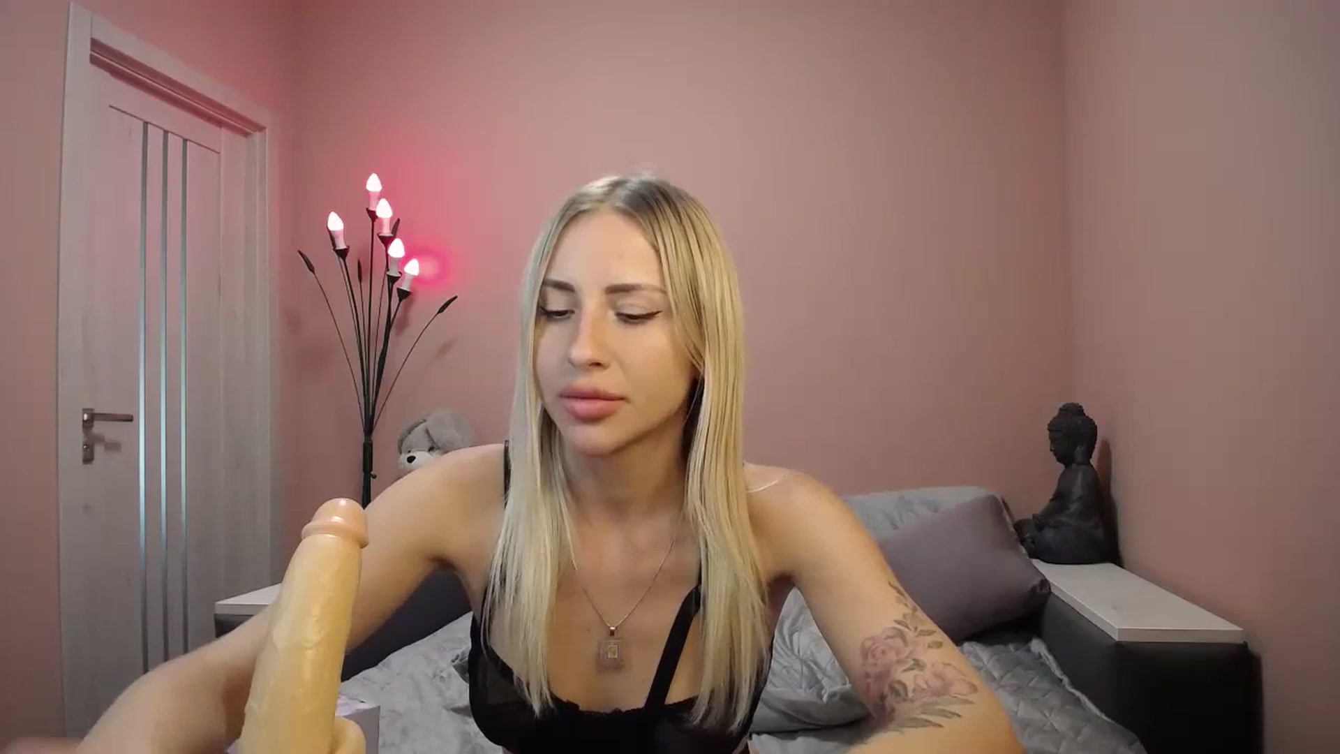 Gallery image thumbnail from KimKalash's myfreecams stream on, 09/05/2023, 13:45 image 10 of 20
