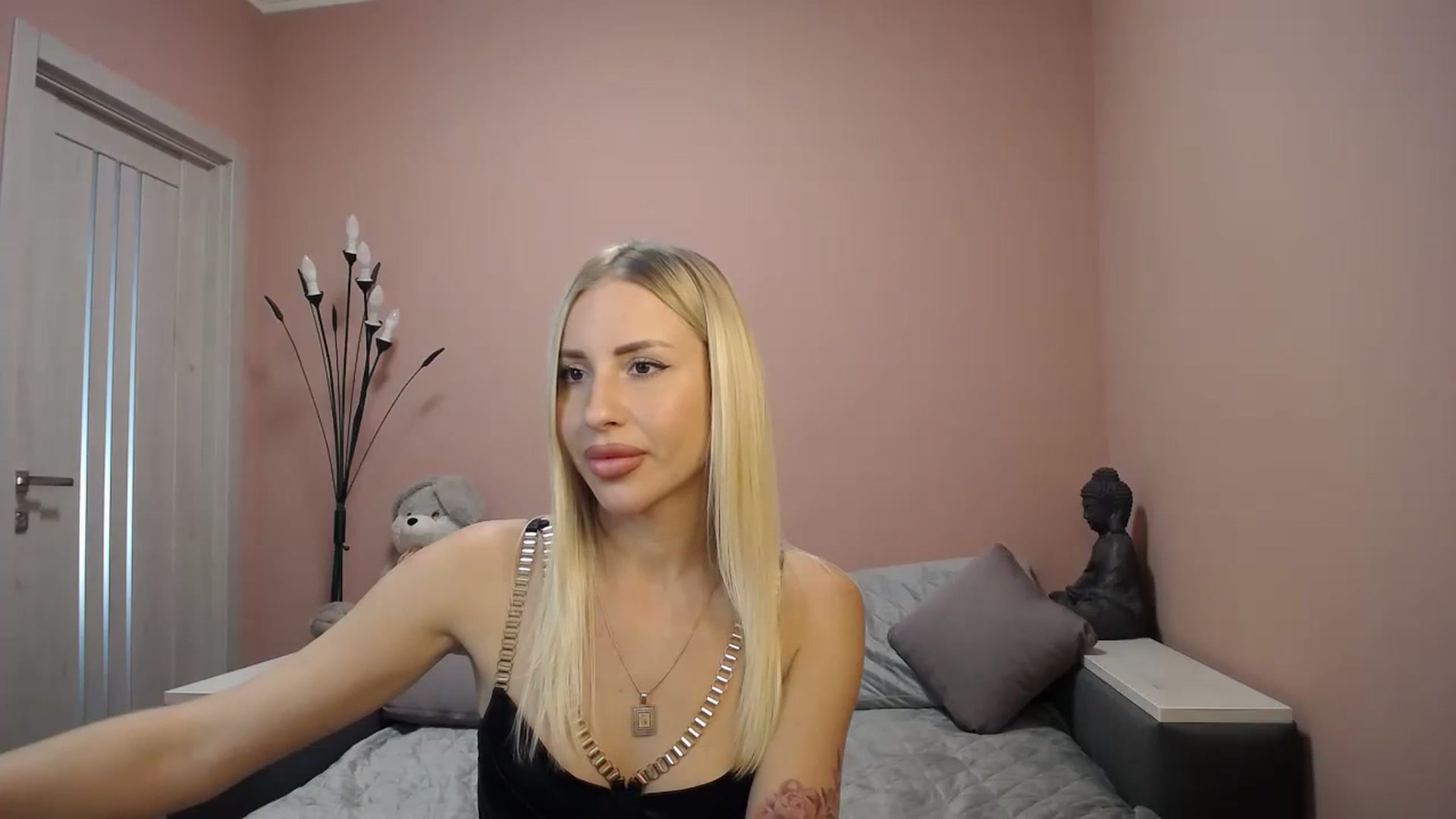 Gallery image thumbnail from KimKalash's myfreecams stream on, 09/08/2023, 09:57 image 13 of 20