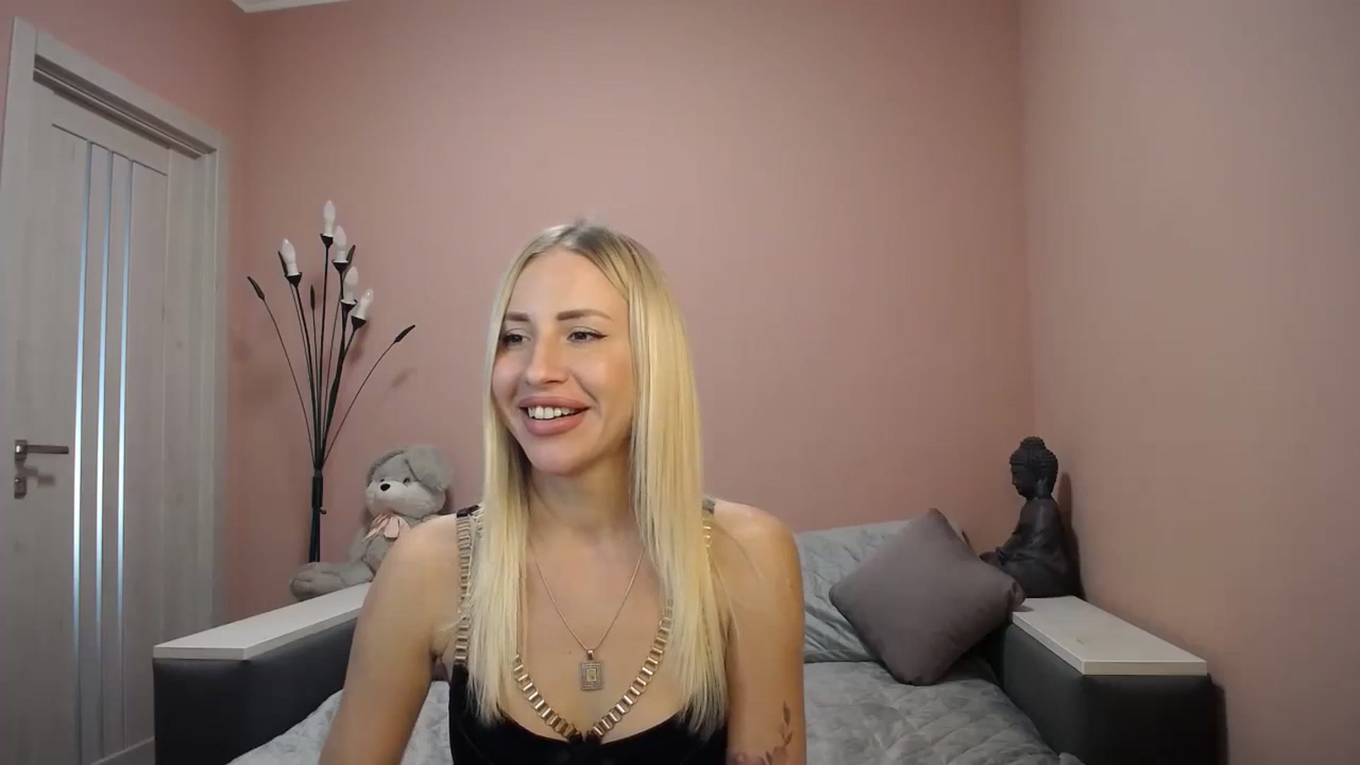 Gallery image thumbnail from KimKalash's myfreecams stream on, 09/08/2023, 09:57 image 10 of 20