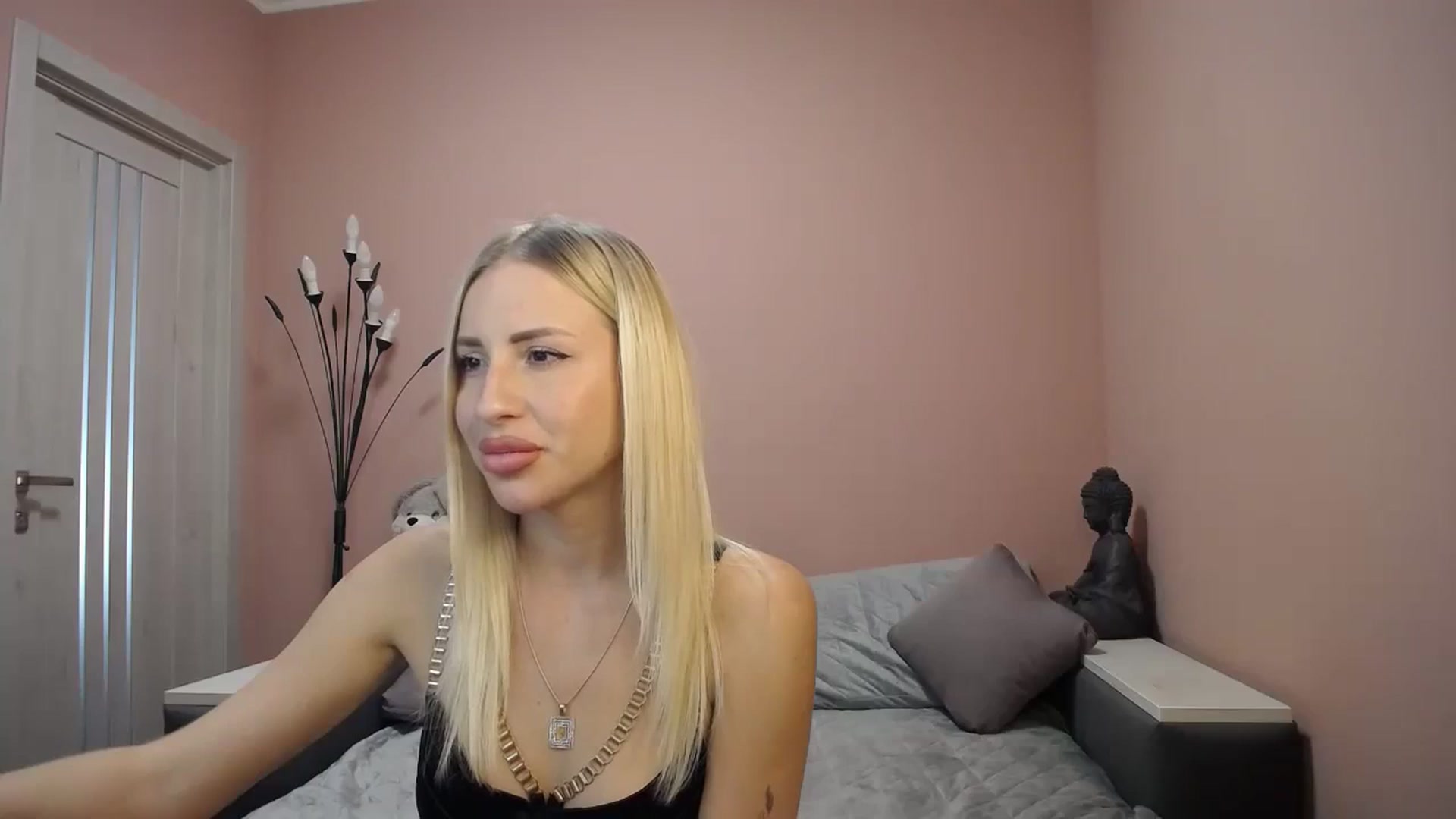 Gallery image thumbnail from KimKalash's myfreecams stream on, 09/08/2023, 09:57 image 3 of 20
