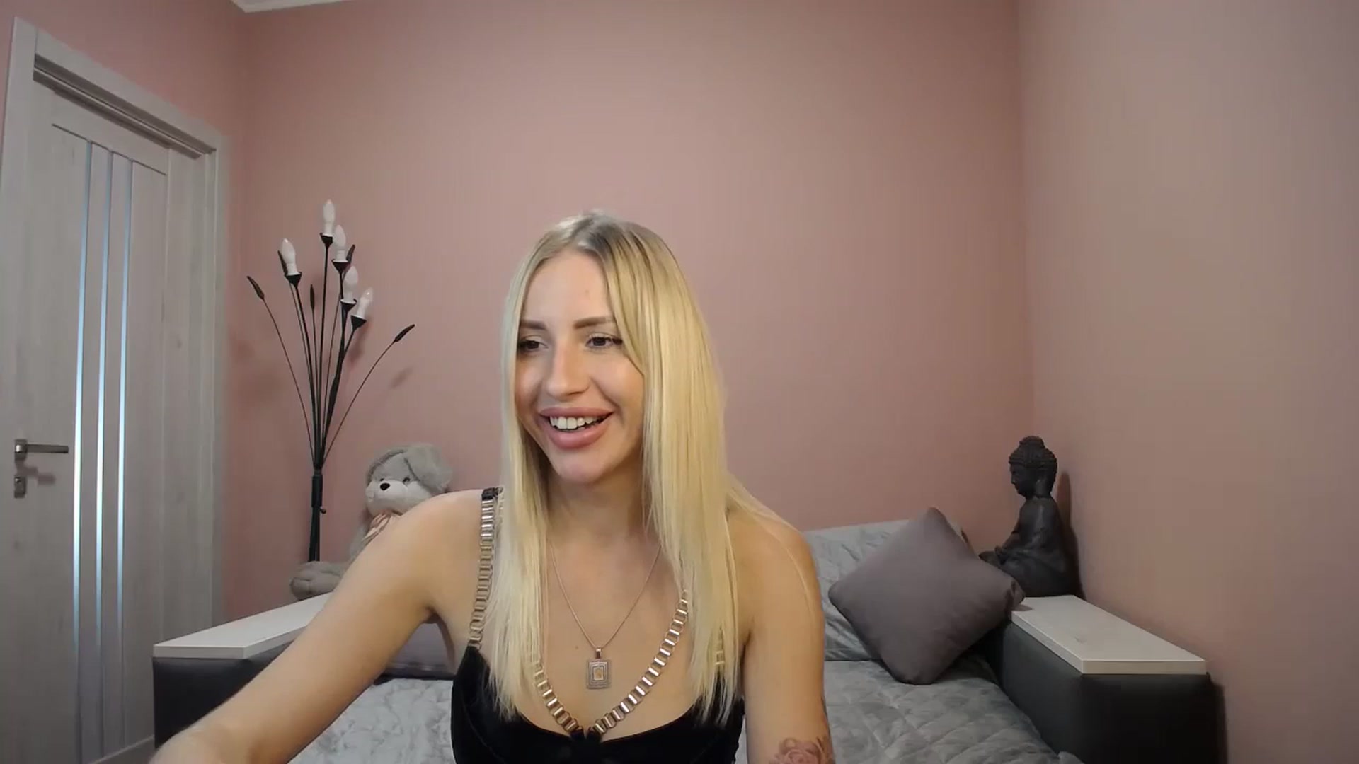 Gallery image thumbnail from KimKalash's myfreecams stream on, 09/08/2023, 09:57 image 11 of 20