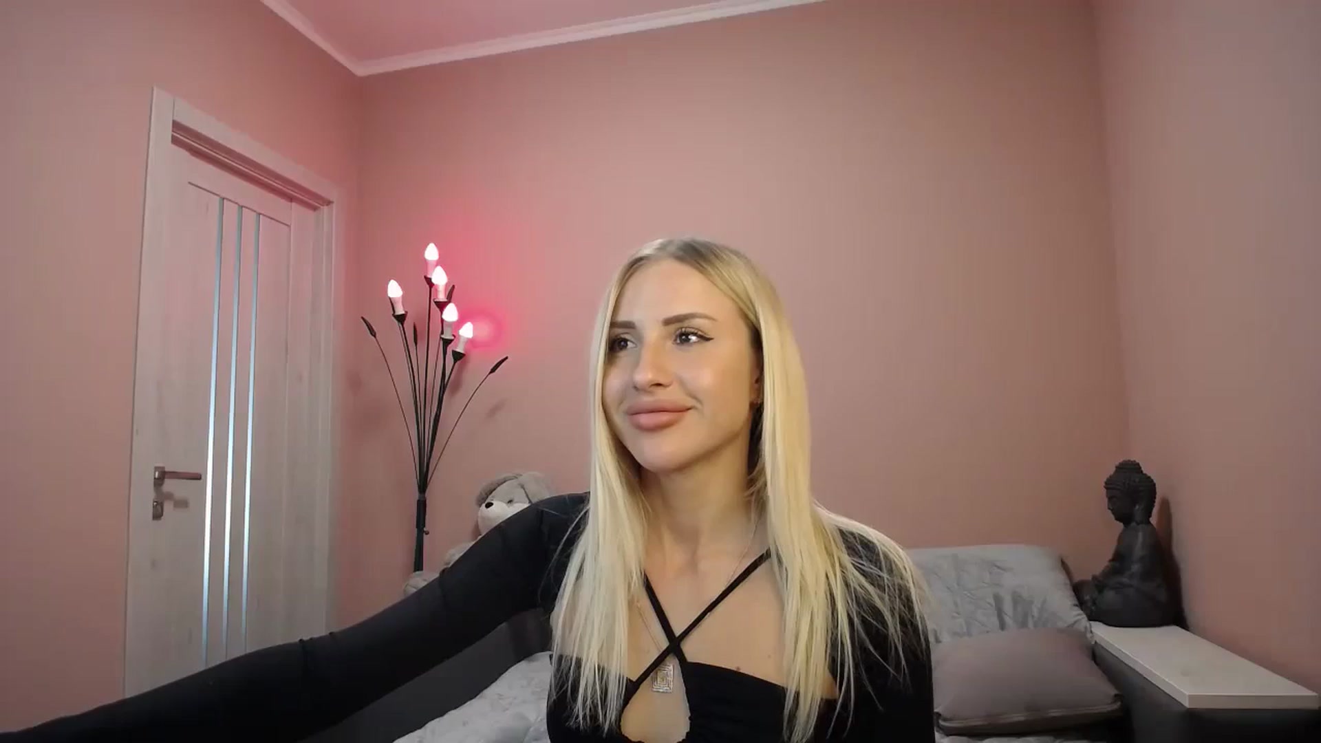 Gallery image thumbnail from KimKalash's myfreecams stream on, 09/11/2023, 10:35 image 8 of 20