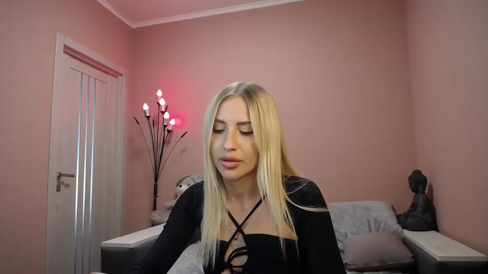 Gallery image thumbnail from KimKalash's myfreecams stream on, 09/11/2023, 10:35 image 12 of 20