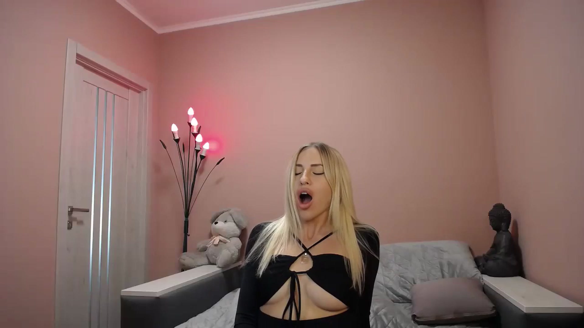 Gallery image thumbnail from KimKalash's myfreecams stream on, 09/11/2023, 10:35 image 6 of 20