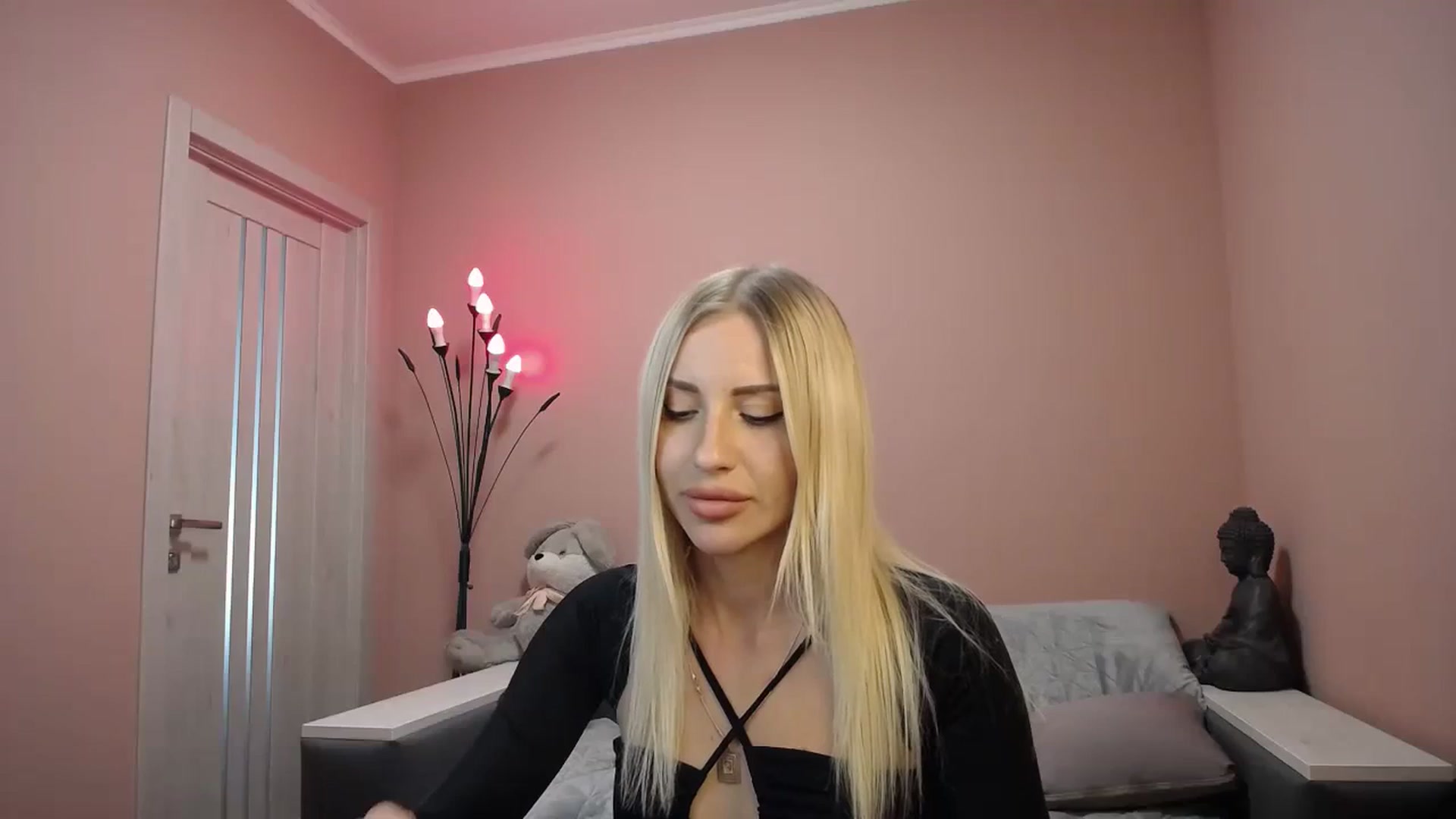 Gallery image thumbnail from KimKalash's myfreecams stream on, 09/11/2023, 10:35 image 9 of 20