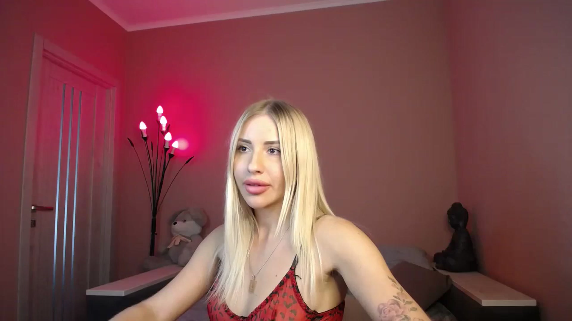 Gallery image thumbnail from KimKalash's myfreecams stream on, 09/15/2023, 09:47 image 16 of 20