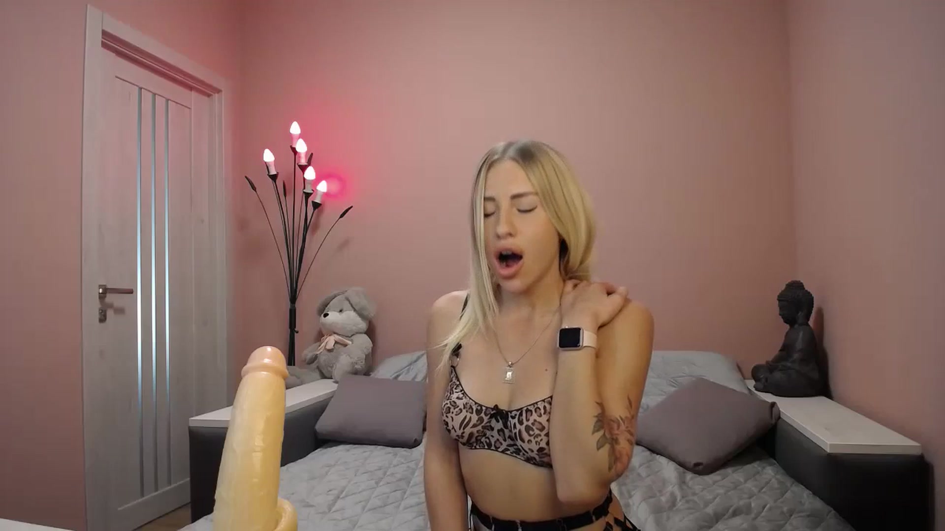 Gallery image thumbnail from KimKalash's myfreecams stream on, 09/16/2023, 09:14 image 13 of 20