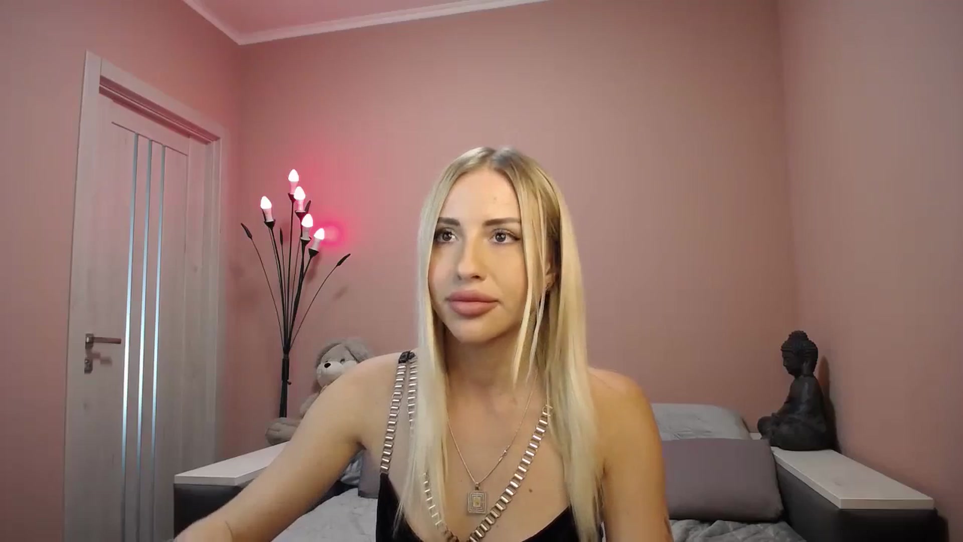 Gallery image thumbnail from KimKalash's myfreecams stream on, 09/17/2023, 10:37 image 5 of 20