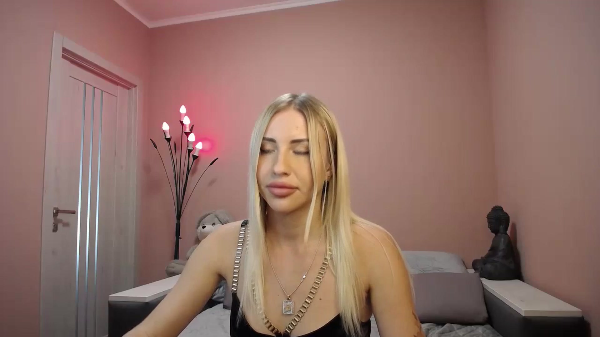 Gallery image thumbnail from KimKalash's myfreecams stream on, 09/17/2023, 10:37 image 4 of 20