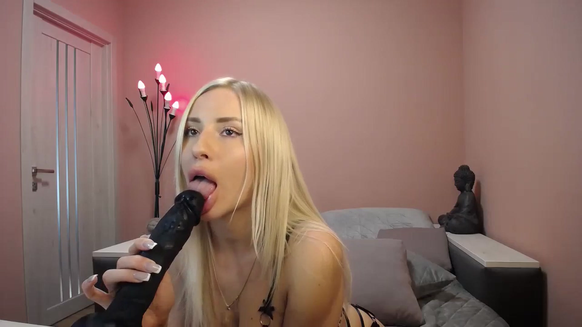 Gallery image thumbnail from KimKalash's myfreecams stream on, 09/19/2023, 11:29 image 17 of 20