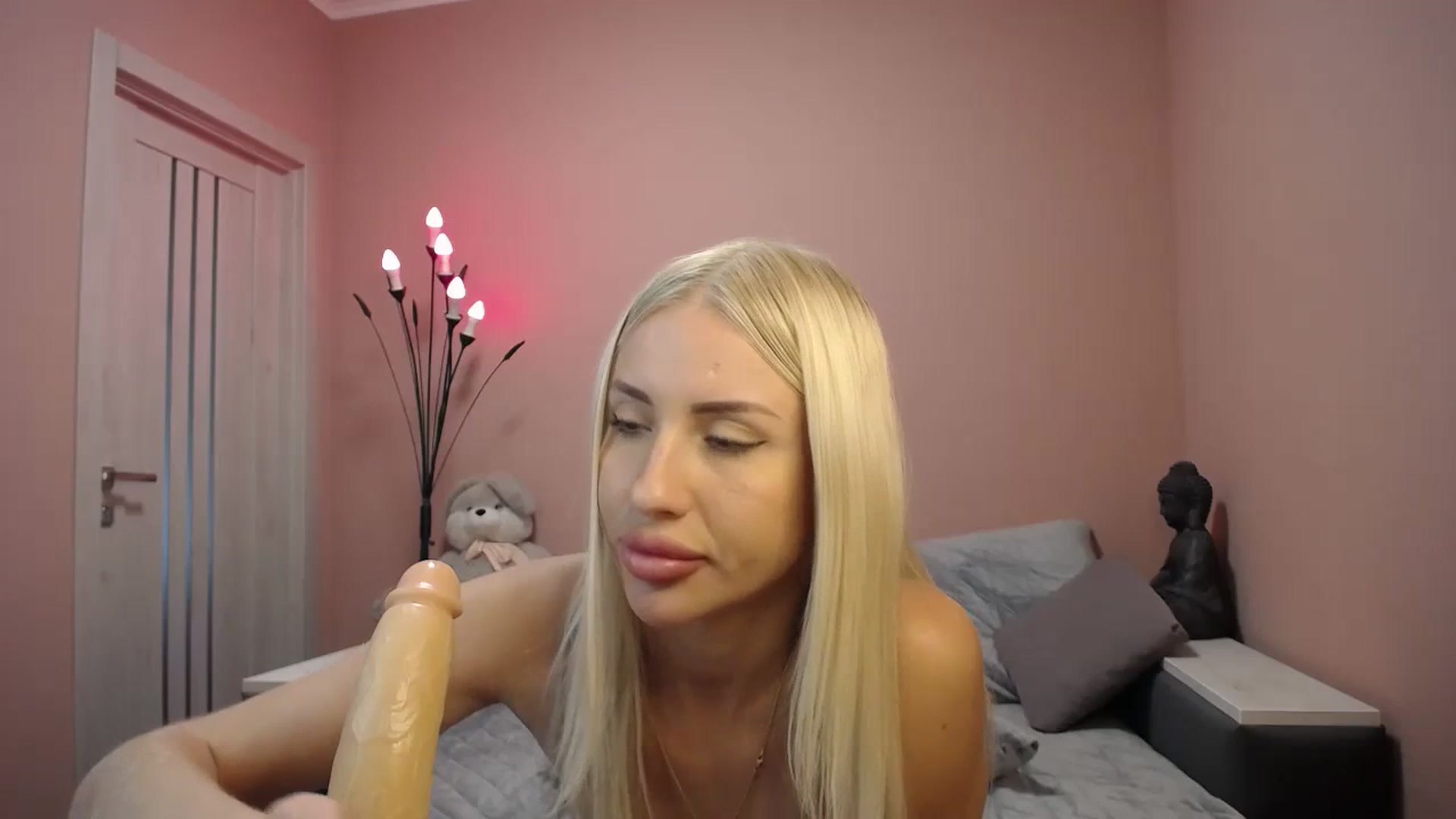 Gallery image thumbnail from KimKalash's myfreecams stream on, 09/25/2023, 11:39 image 15 of 20