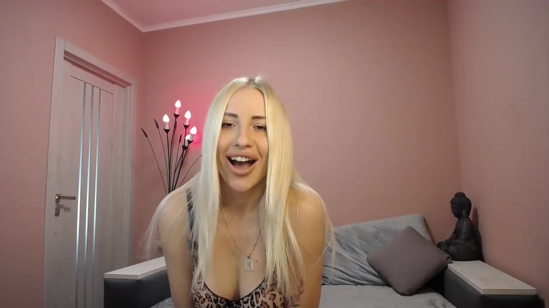 Gallery image thumbnail from KimKalash's myfreecams stream on, 09/29/2023, 10:46 image 16 of 20