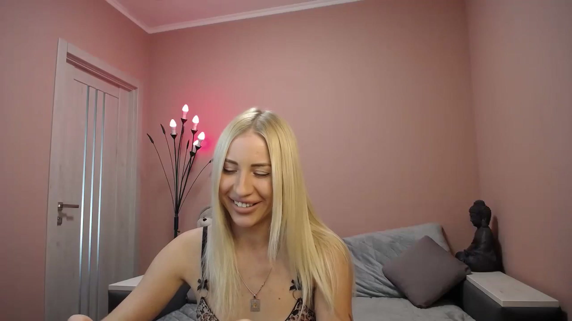 Gallery image thumbnail from KimKalash's myfreecams stream on, 09/29/2023, 10:46 image 12 of 20