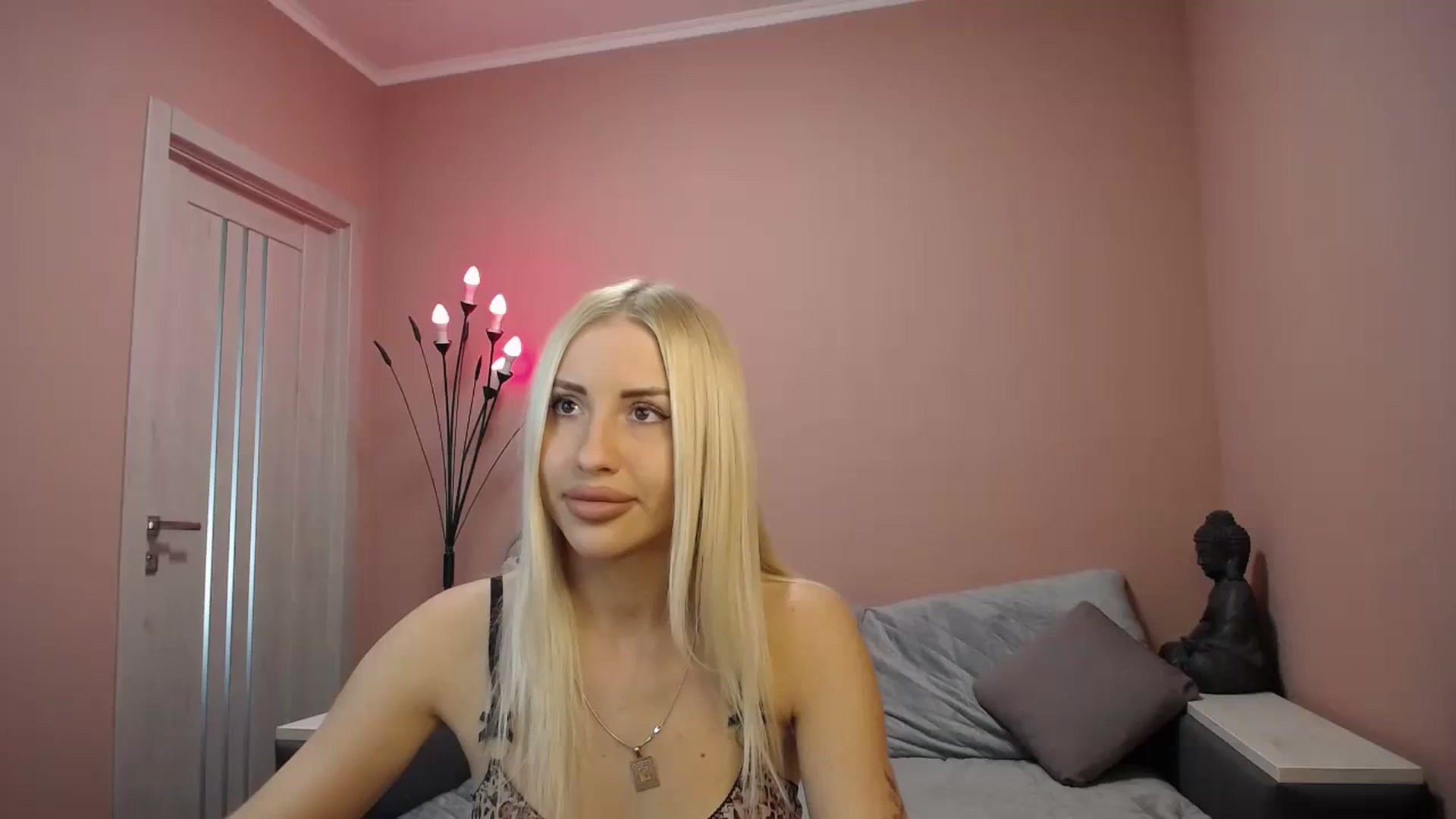 Gallery image thumbnail from KimKalash's myfreecams stream on, 09/29/2023, 10:46 image 5 of 20