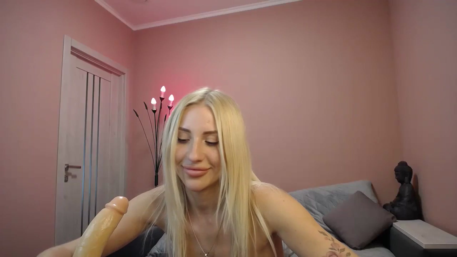 Gallery image thumbnail from KimKalash's myfreecams stream on, 09/30/2023, 11:59 image 19 of 20