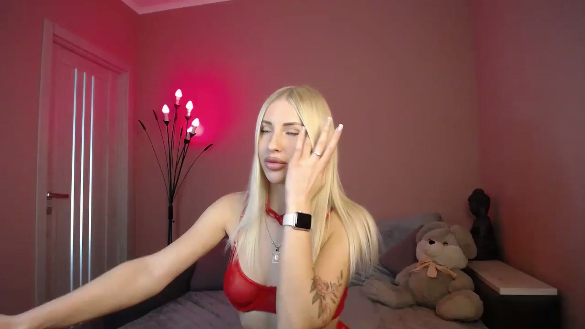 Gallery image thumbnail from KimKalash's myfreecams stream on, 10/02/2023, 08:39 image 8 of 20