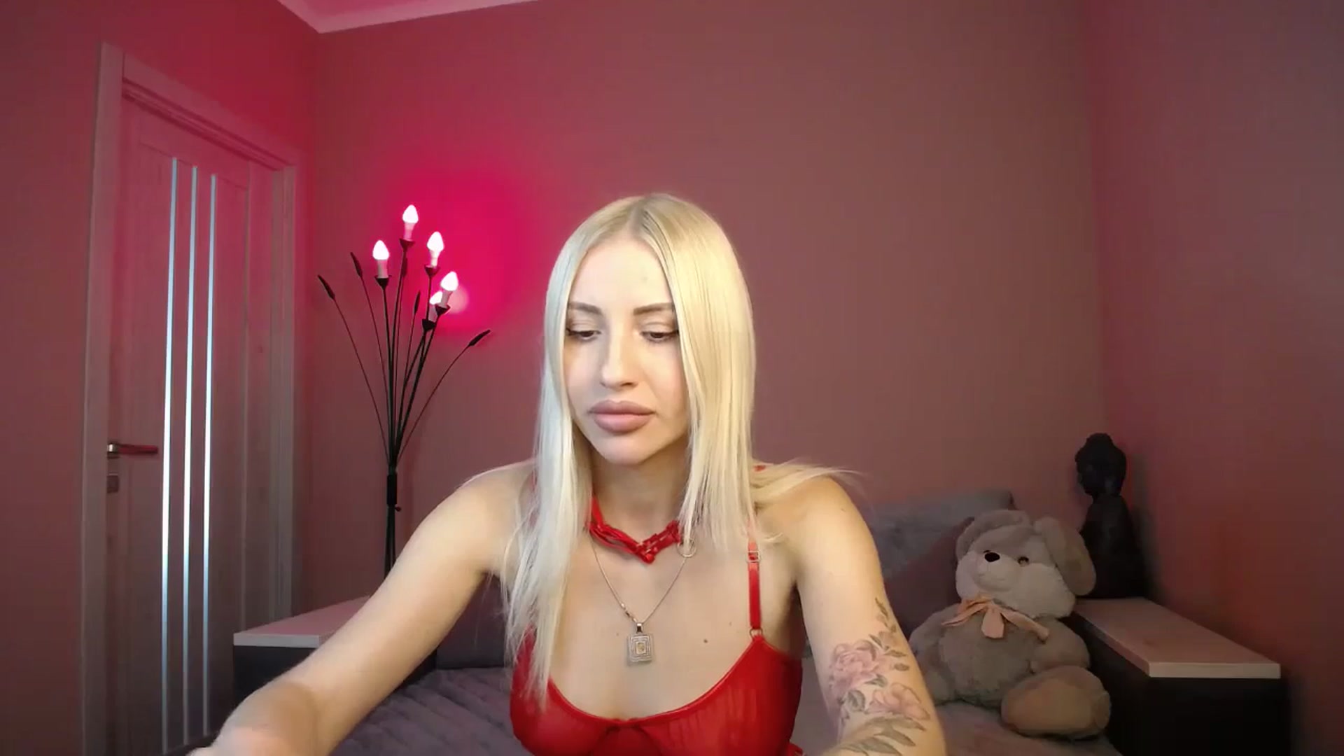 Gallery image thumbnail from KimKalash's myfreecams stream on, 10/02/2023, 08:39 image 6 of 20