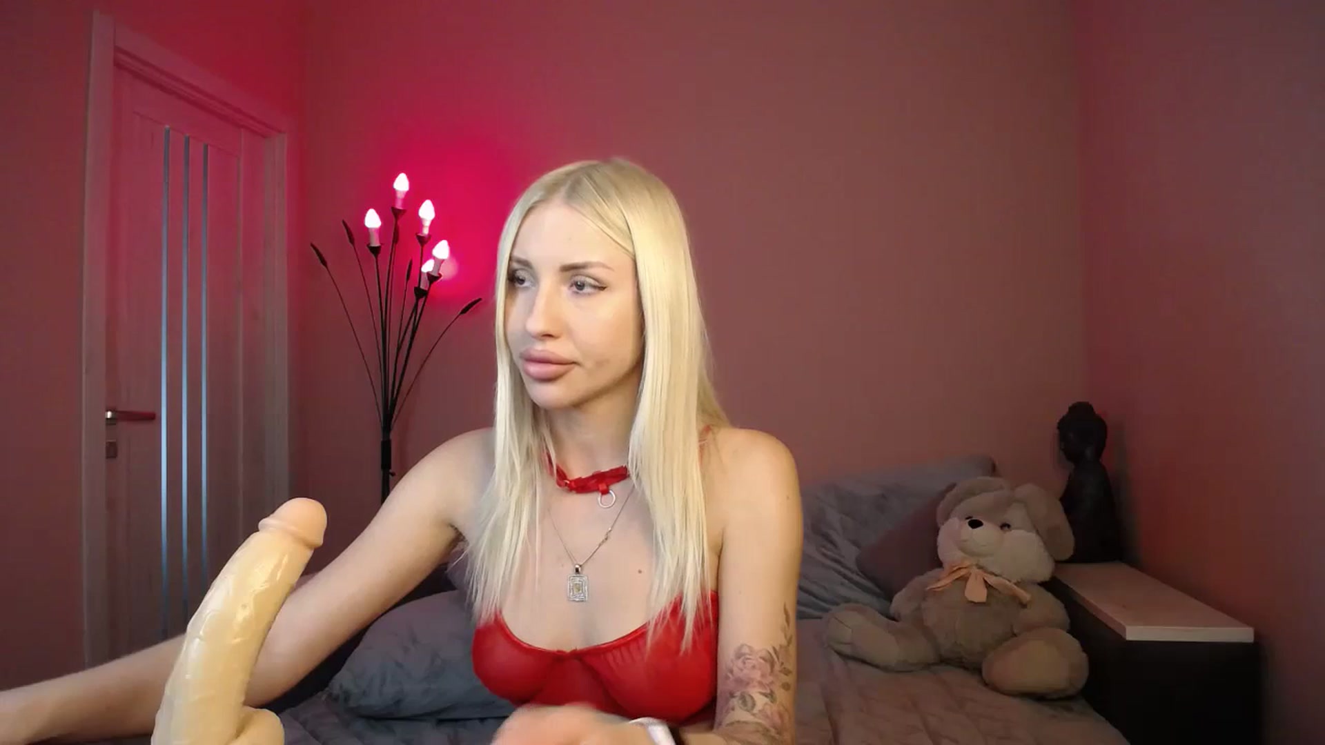 Gallery image thumbnail from KimKalash's myfreecams stream on, 10/02/2023, 12:17 image 8 of 20